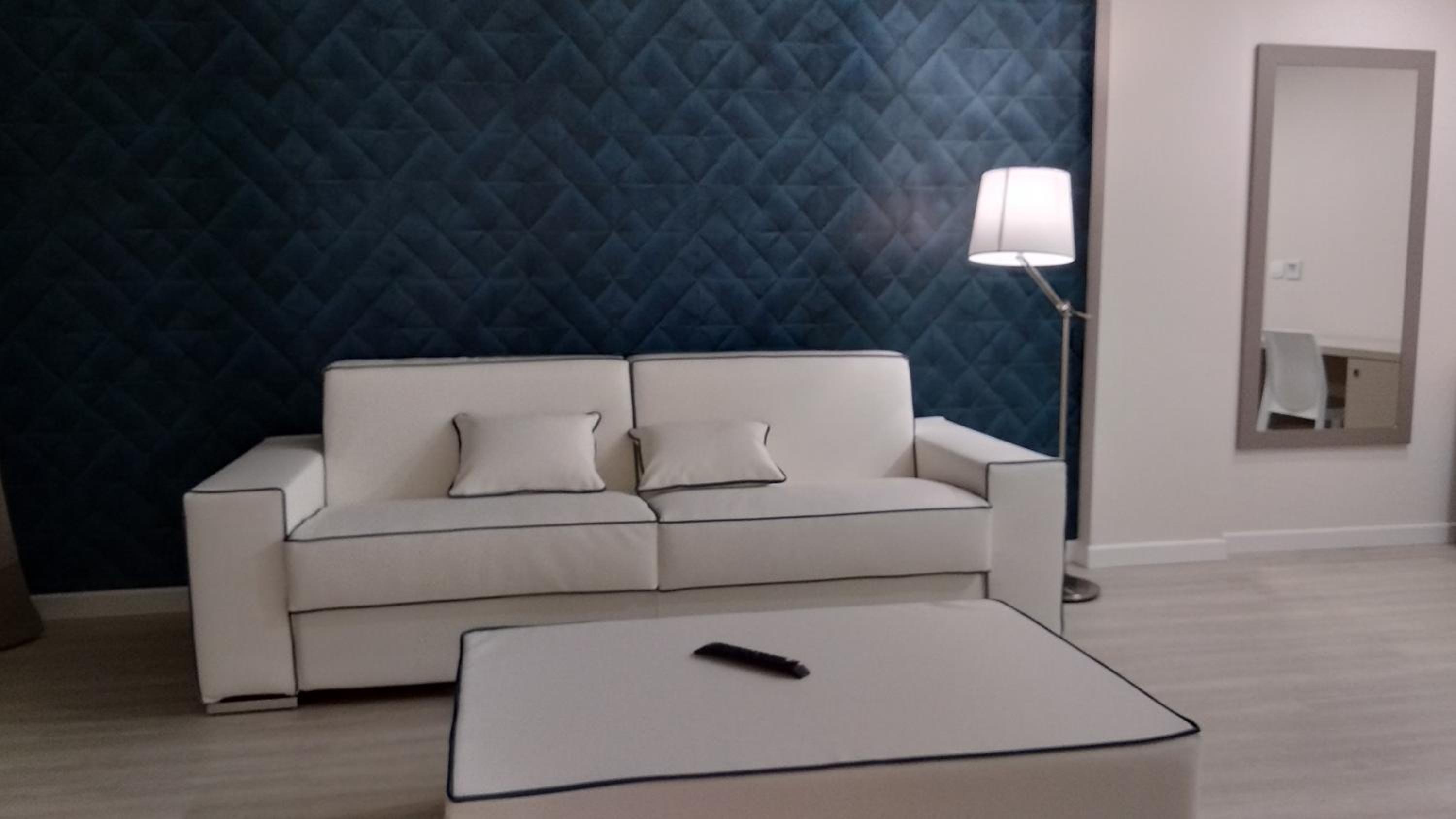 Deluxe Suite with Spa Bath - Photo 24