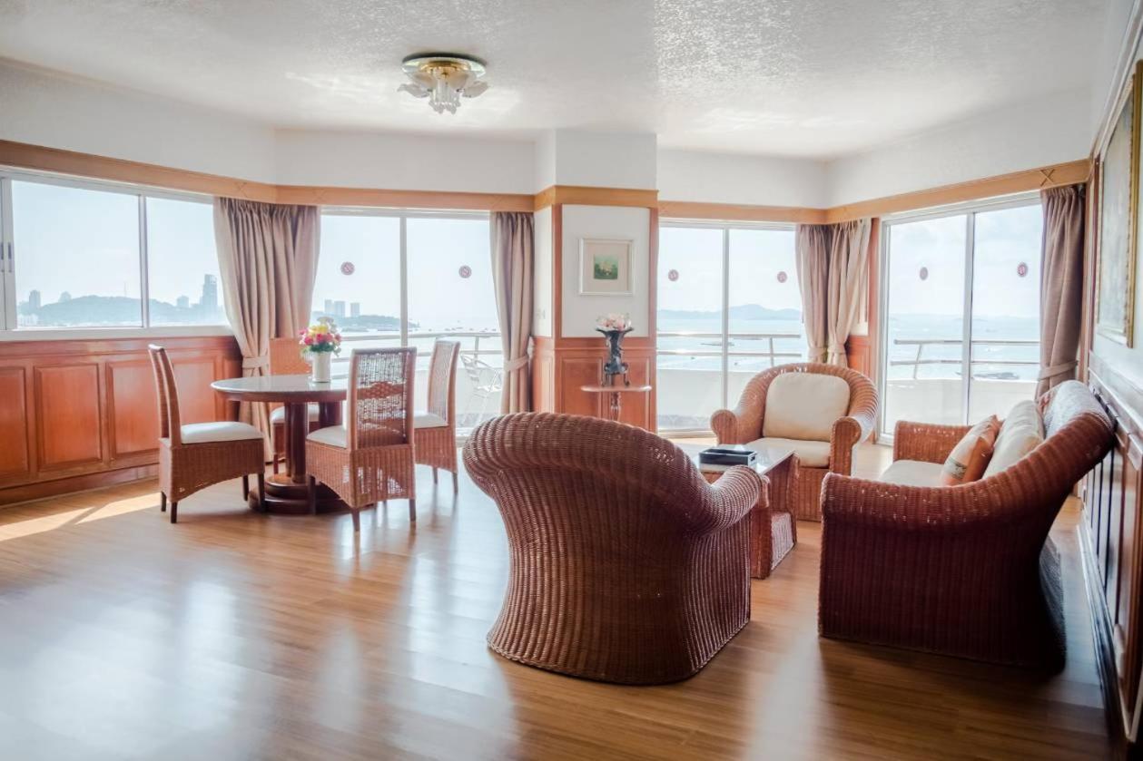 Grand Suite with Sea View photo 2