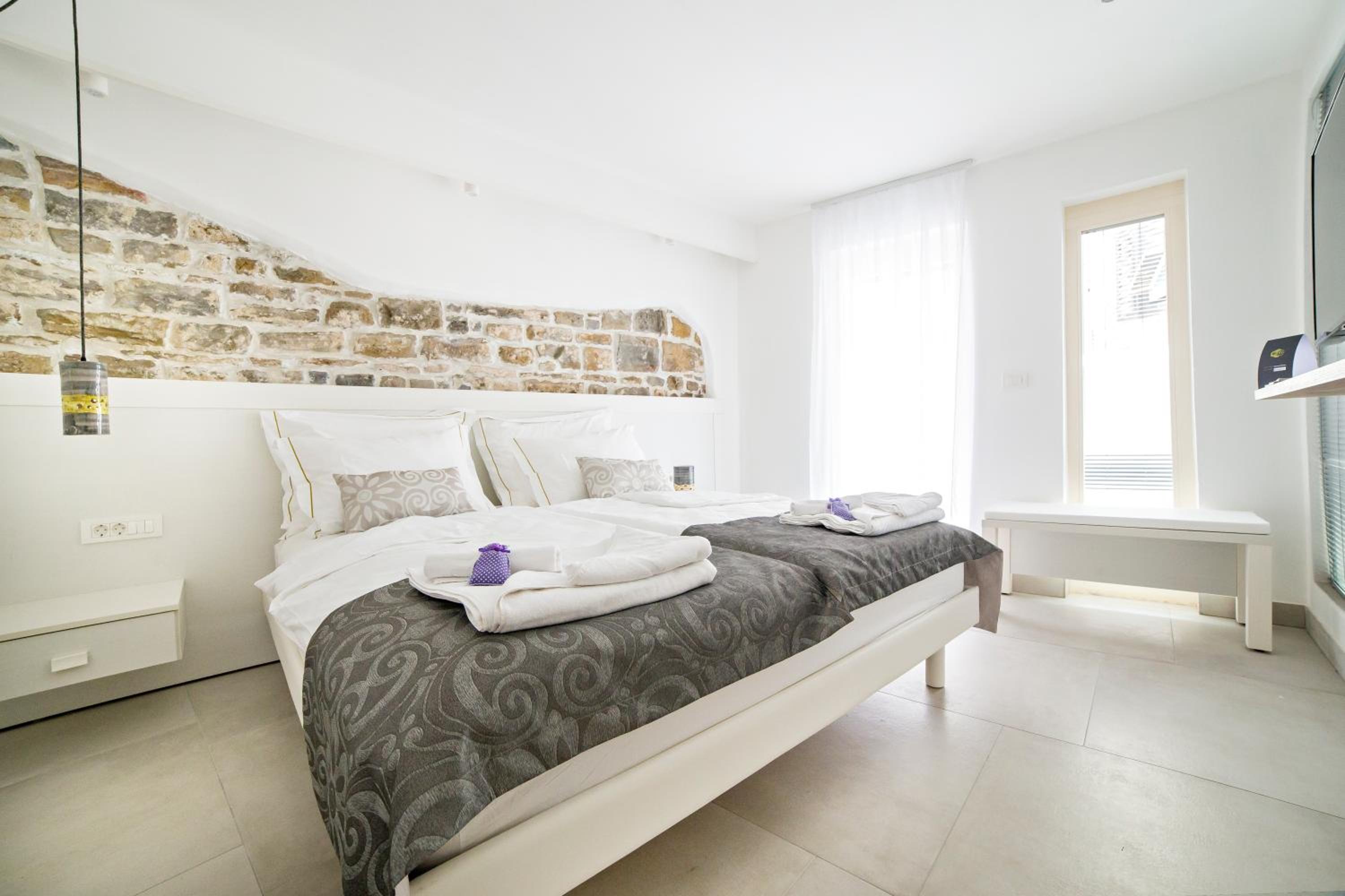 Standard Double Room - Photo 2