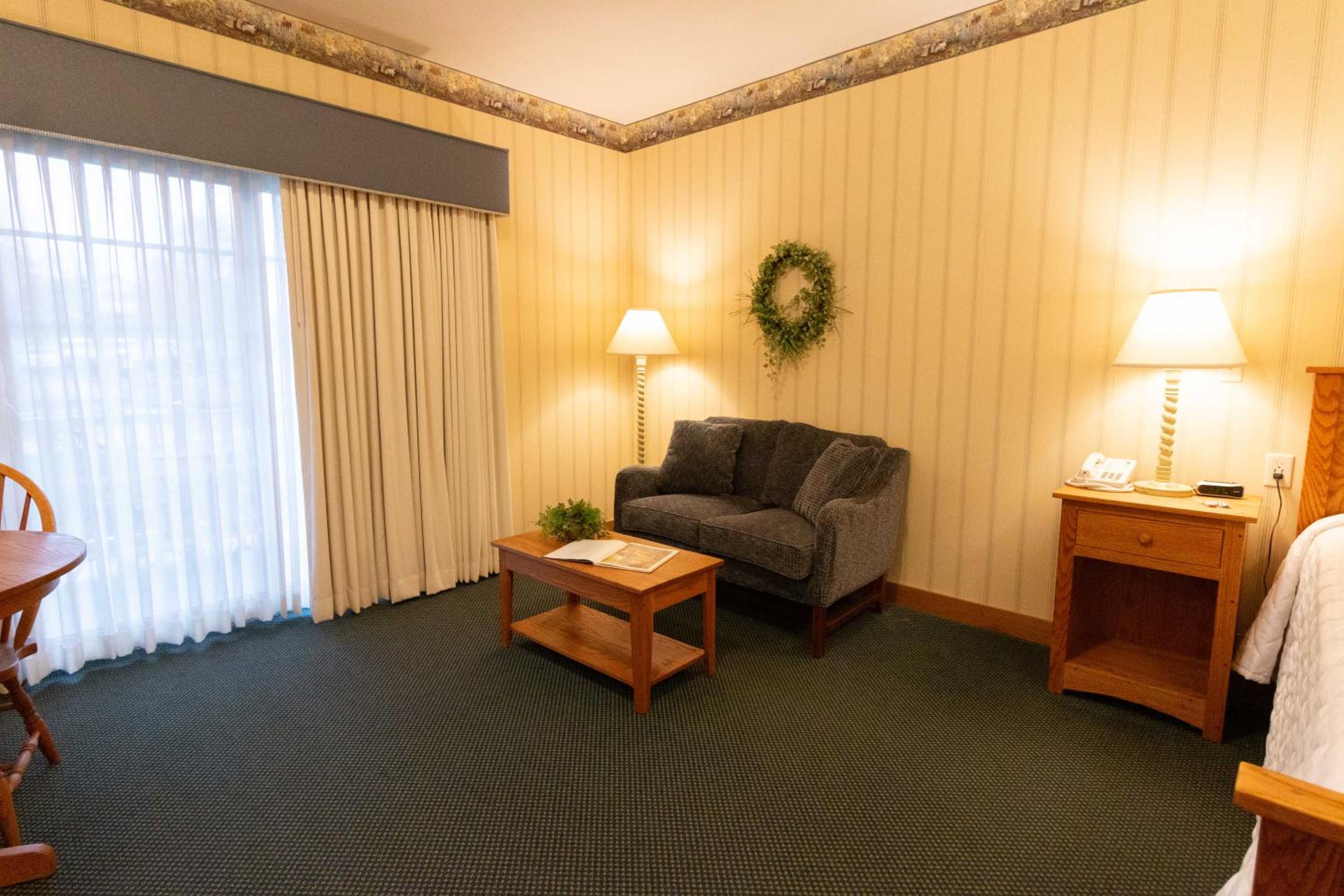Deluxe King Room photo 2