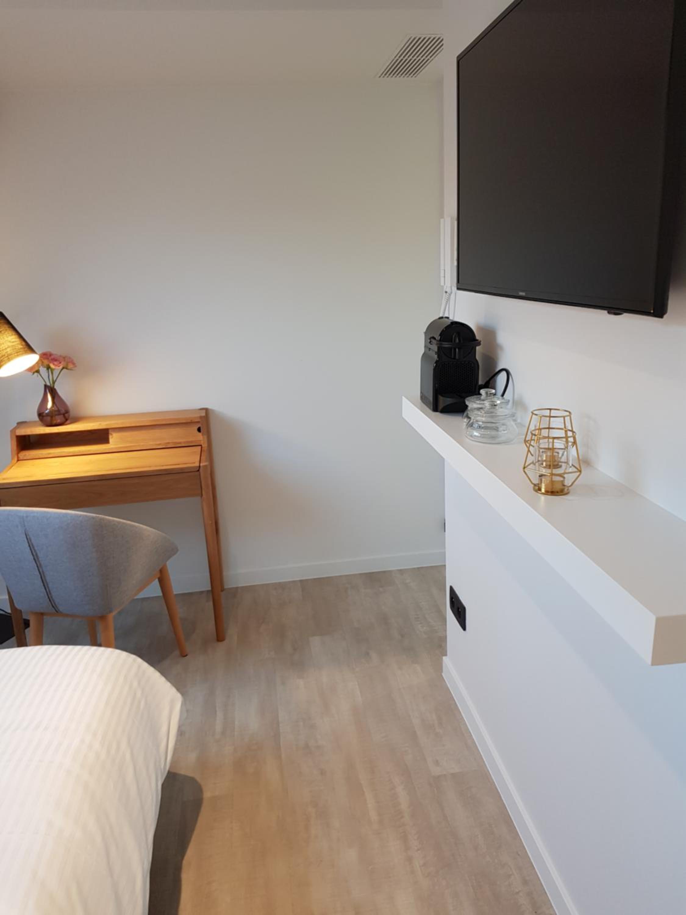 Two-Bedroom Apartment with Terrace photo 3