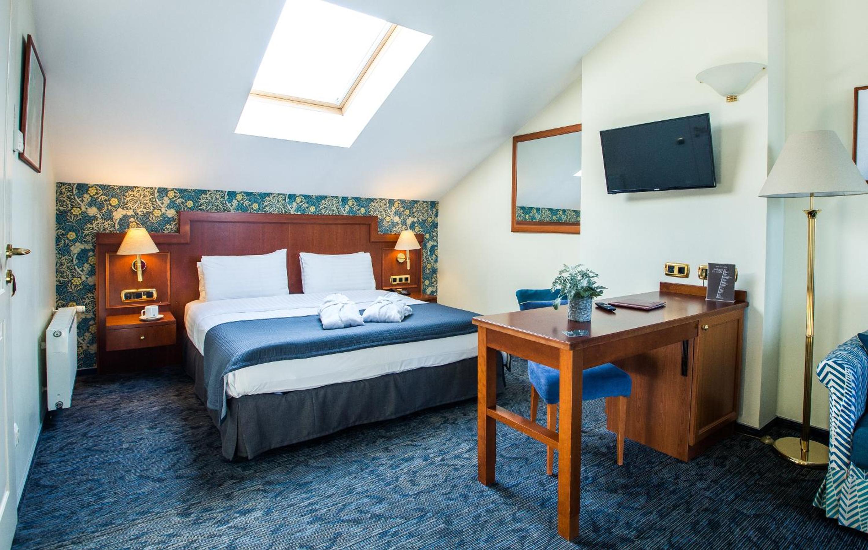 Deluxe Double or Twin Room - Photo 1