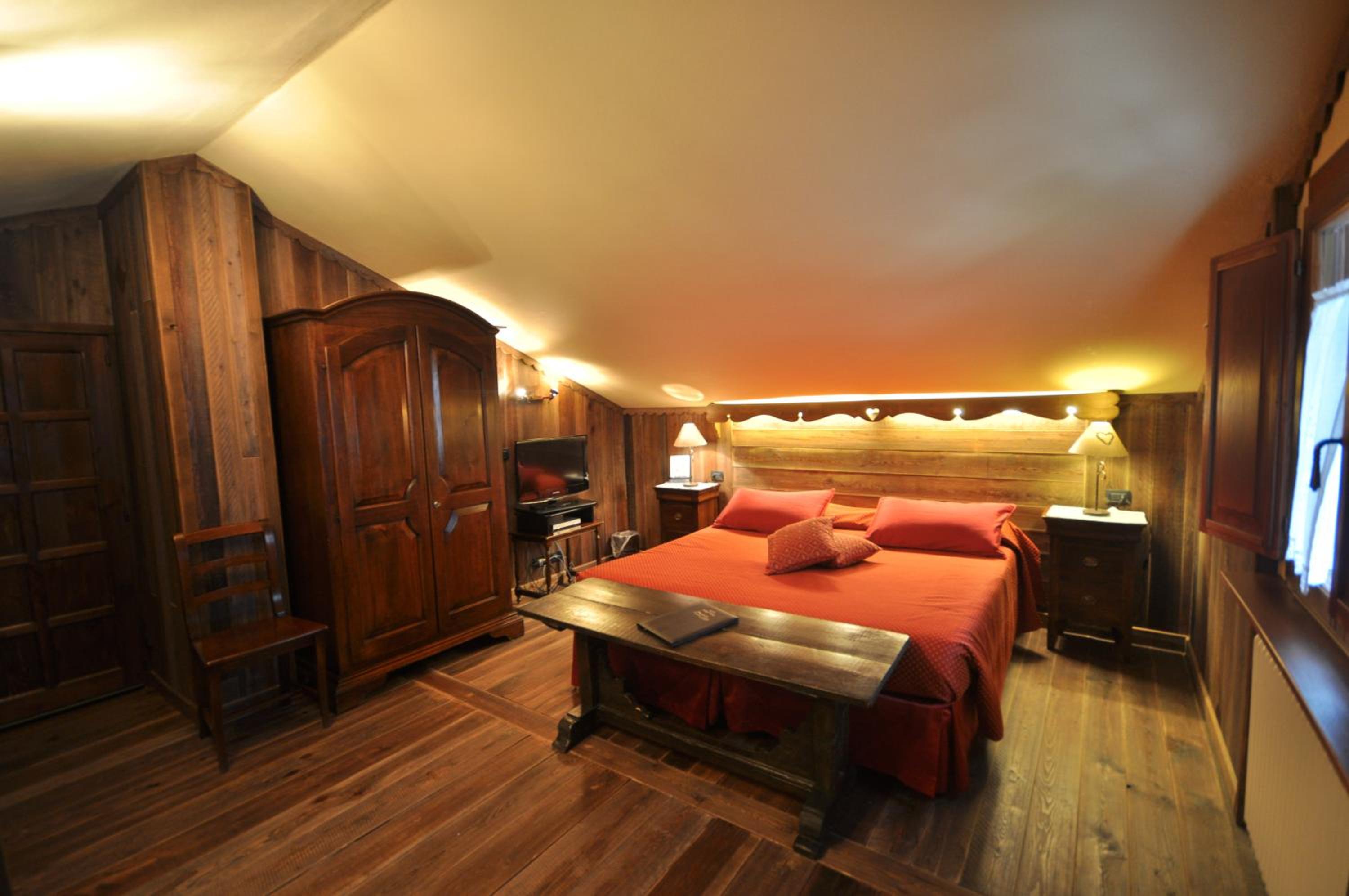 Double Room - Photo 6