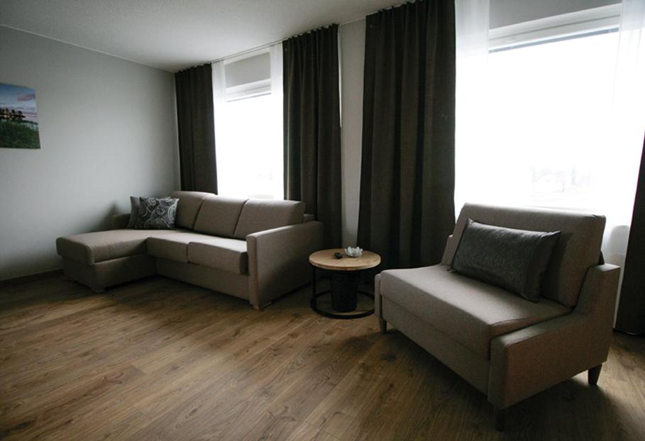 One-Bedroom Suite - Photo 10