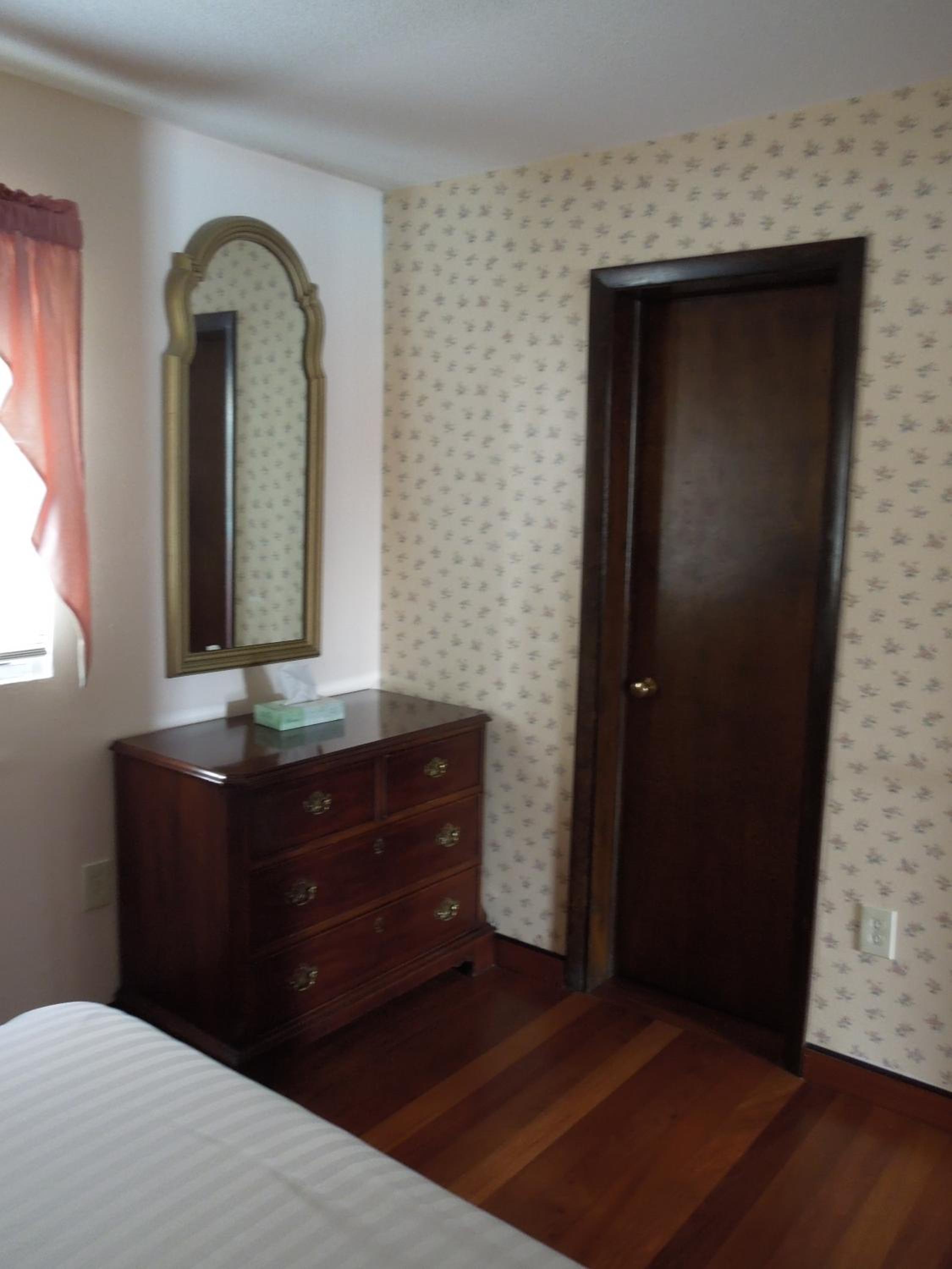 One-Bedroom Suite photo 3