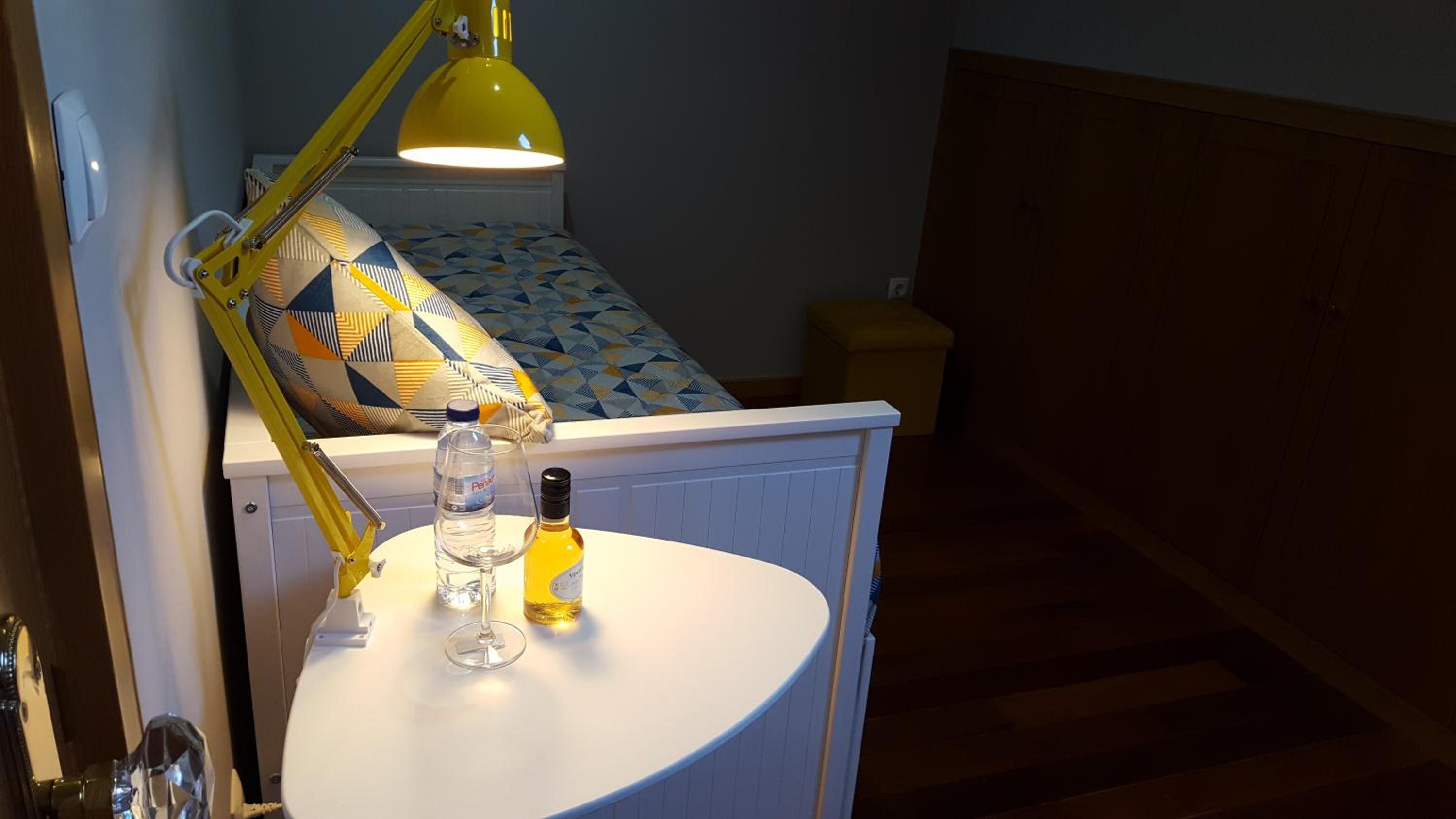 Twin Room - Photo 2