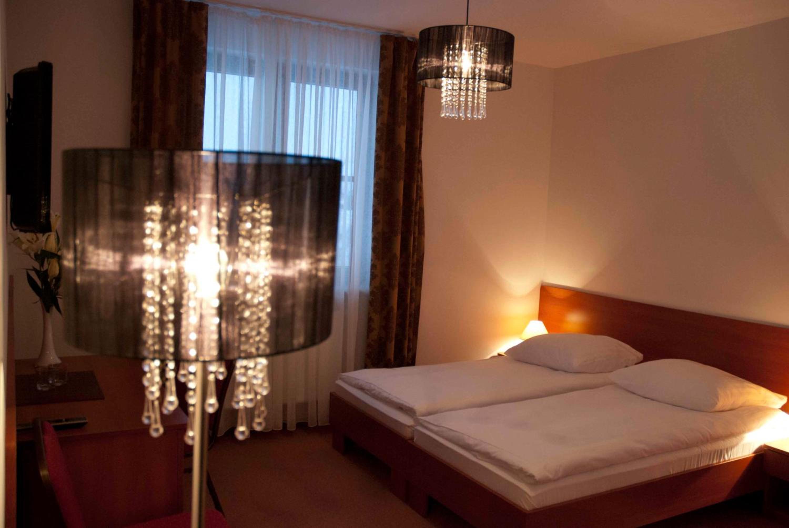 Classic Twin Room - Photo 4