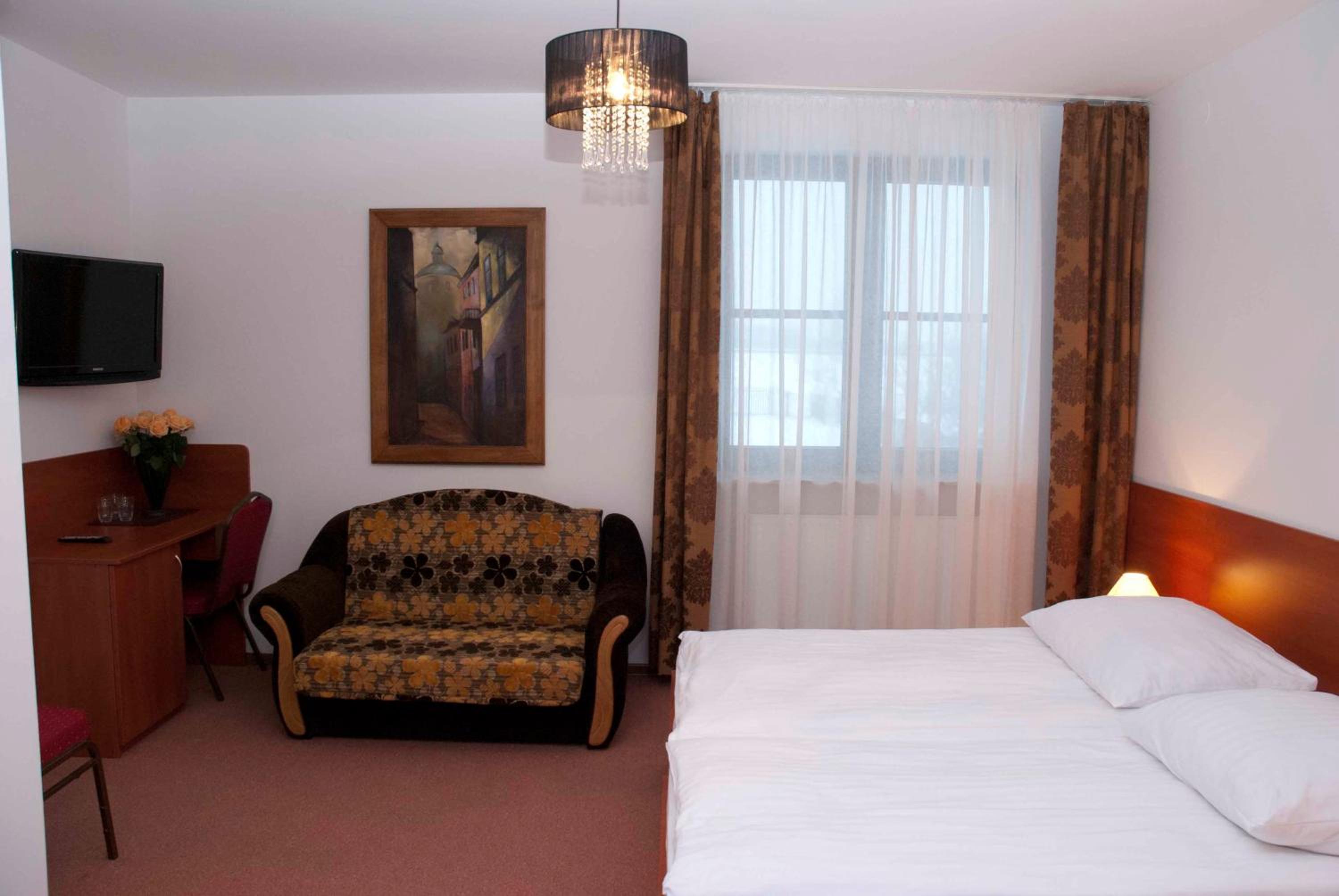 Standard Double or Twin Room - Photo 3