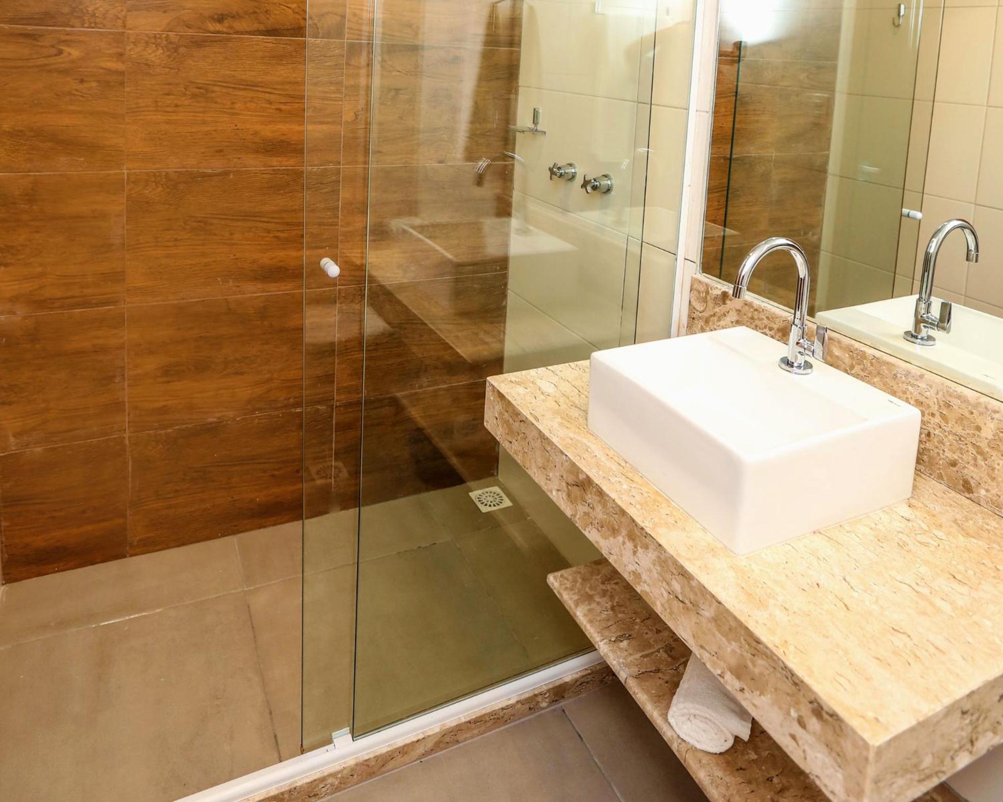 Suite - Photo 2
