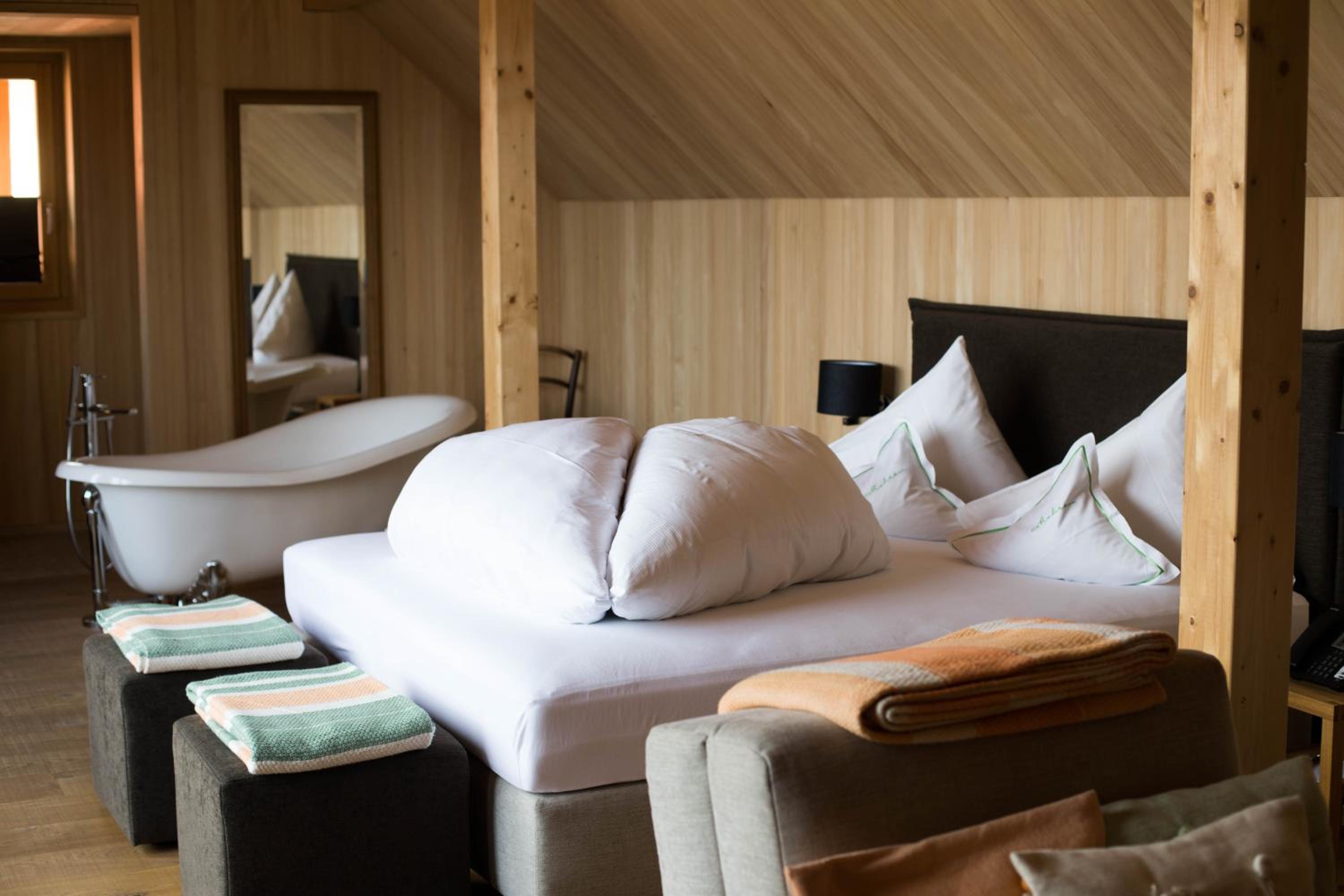 Suite with Balcony and Garden View - Photo 1