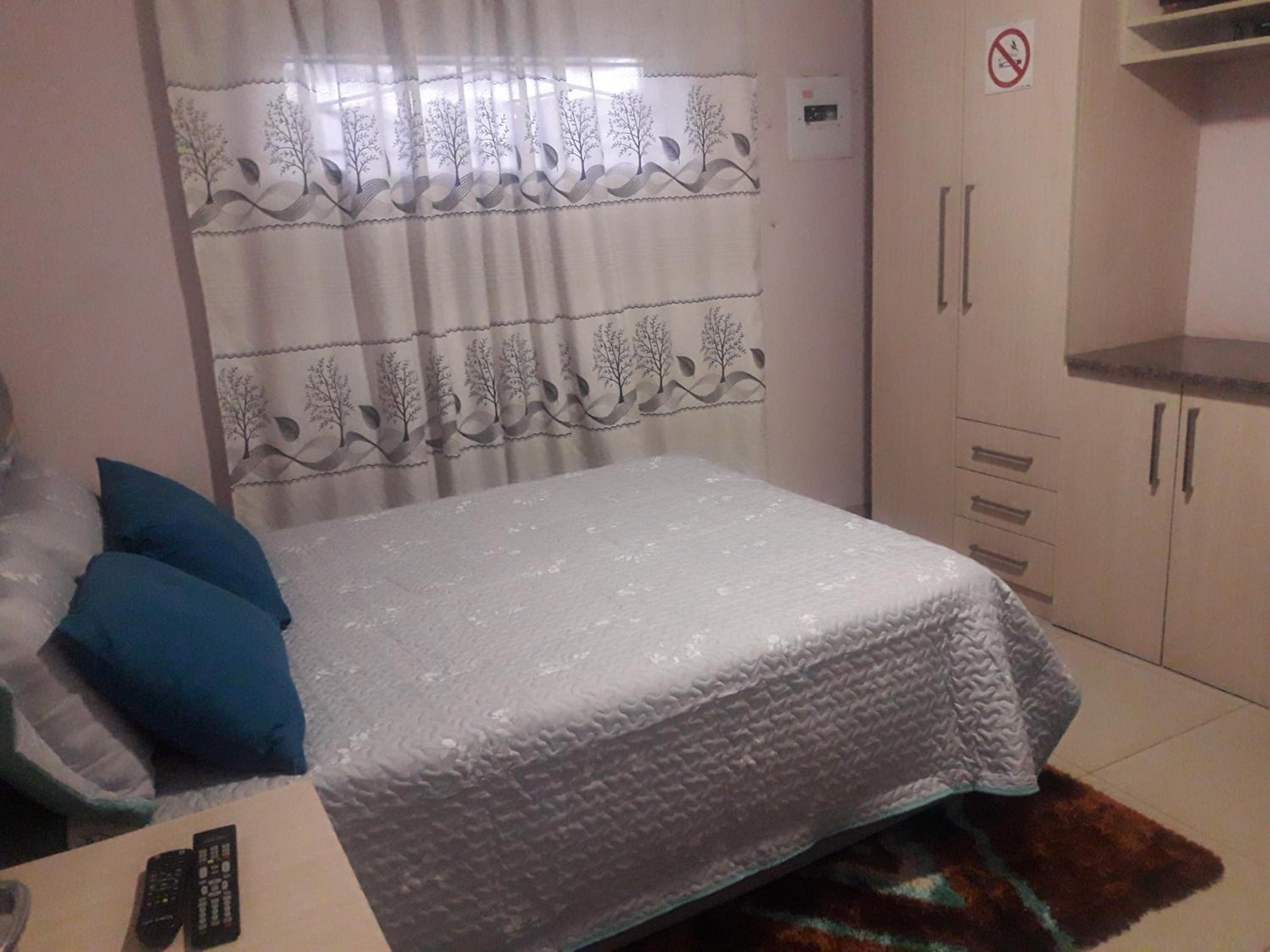 Deluxe Double Room (2 Adults + 1 Child) photo 2