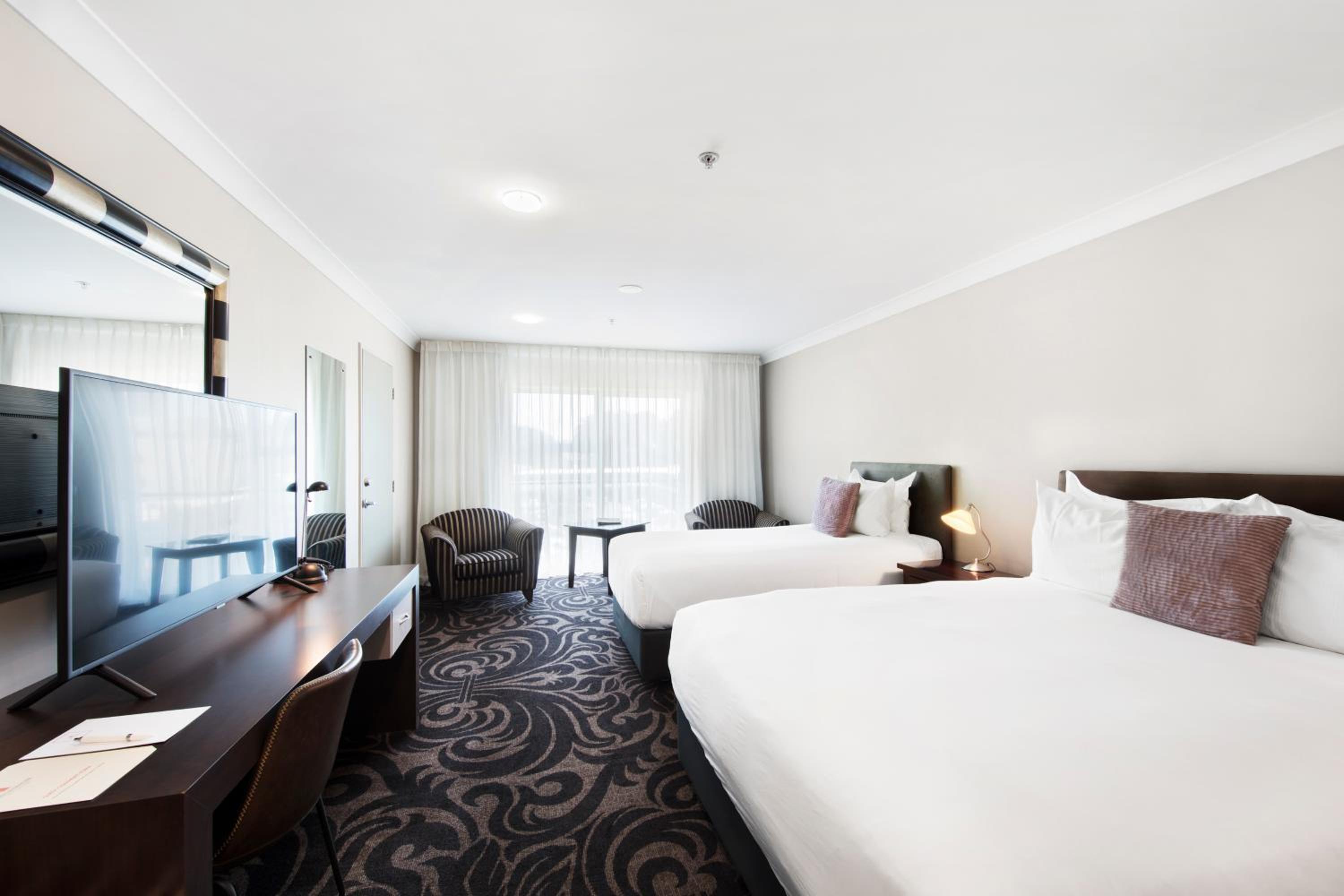 Superior 1 King 1 Single