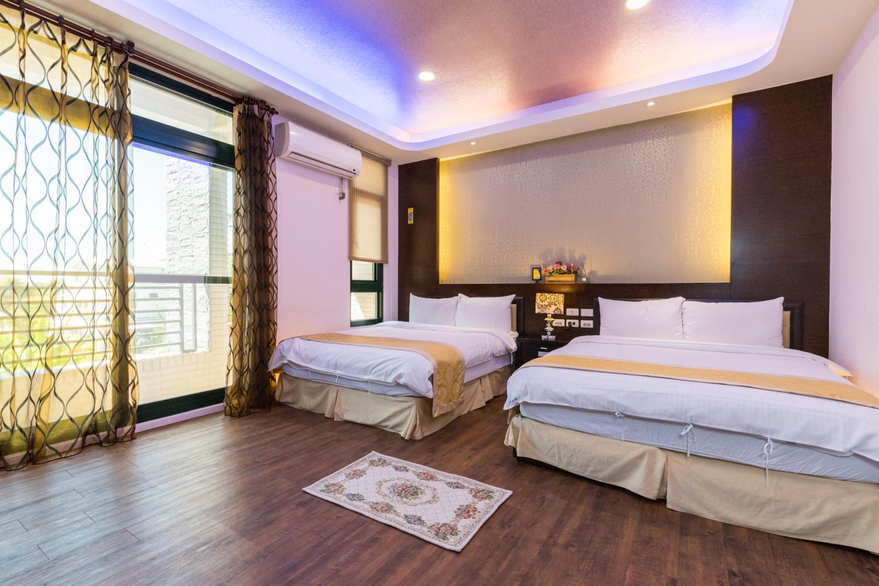 Quadruple Room with Balcony photo 3