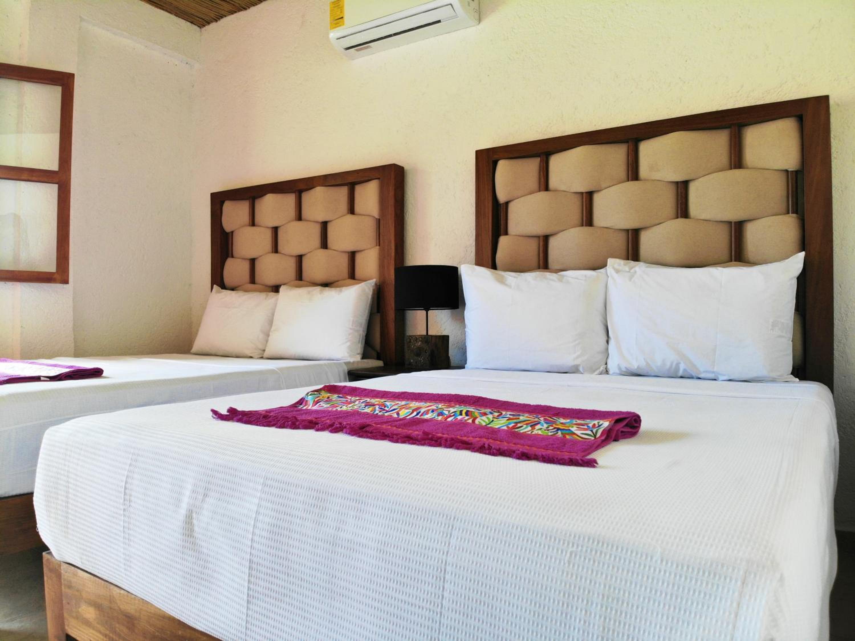 Double Room with Two Double Beds - Photo 5