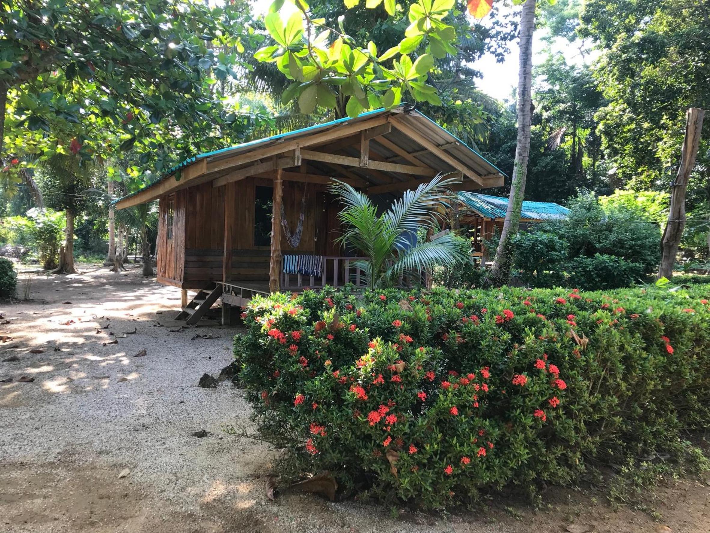 Deluxe Bungalow with Garden View photo 3