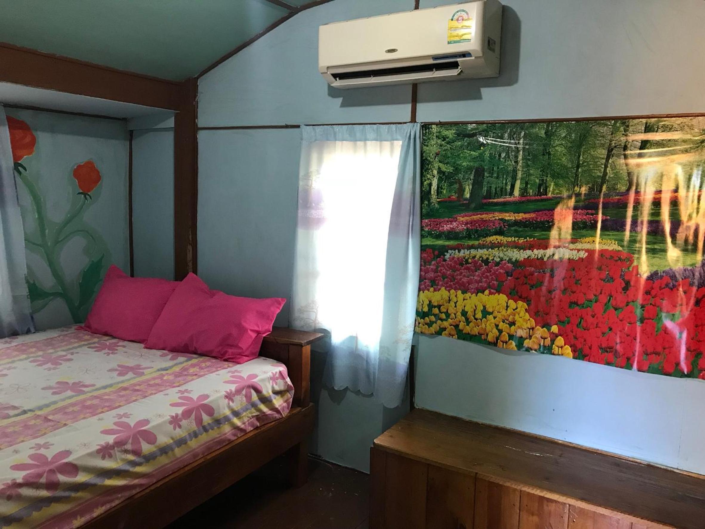 Deluxe Bungalow with Garden View