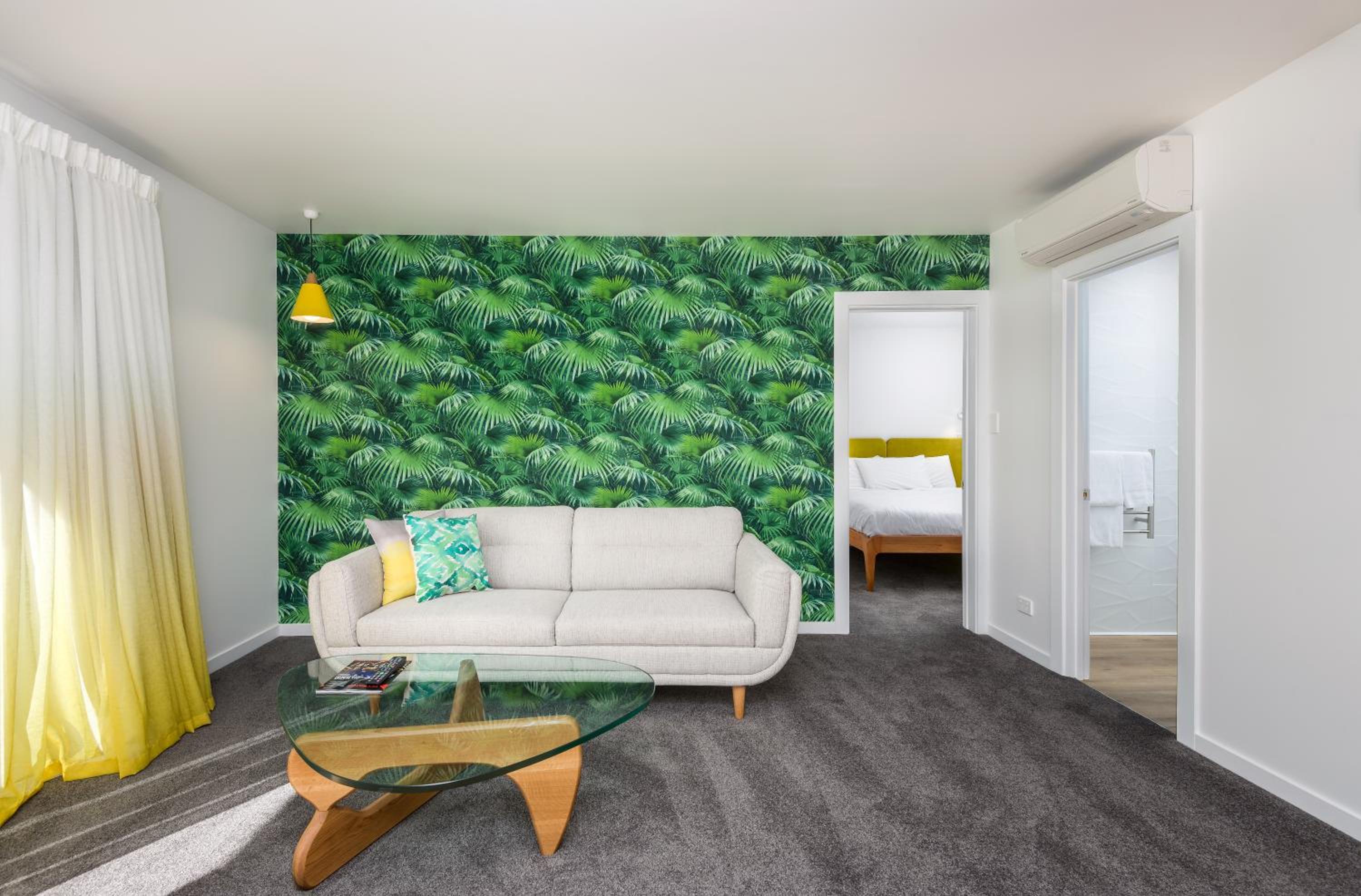 One-Bedroom Suite - Photo 3