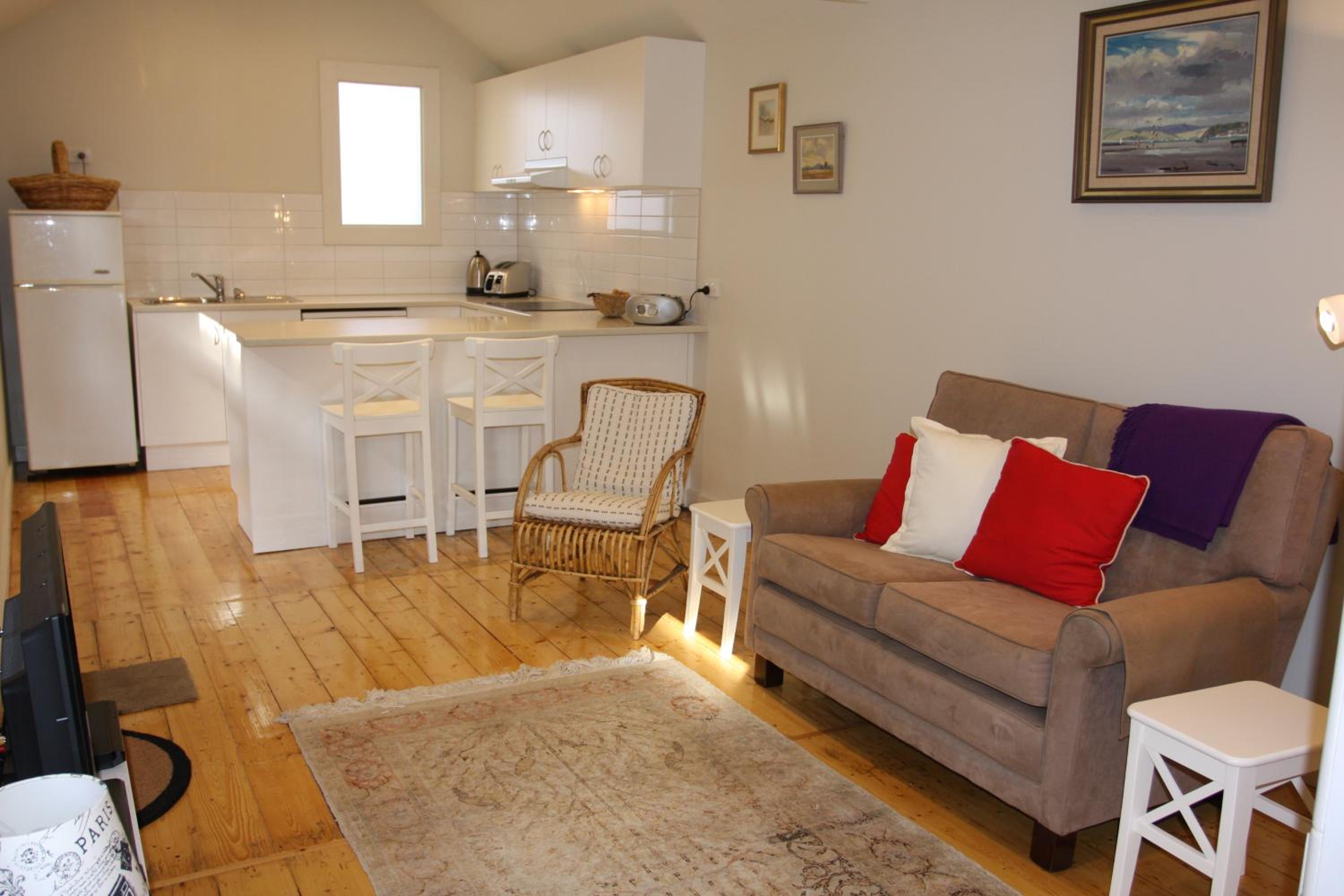 One-Bedroom House photo 1