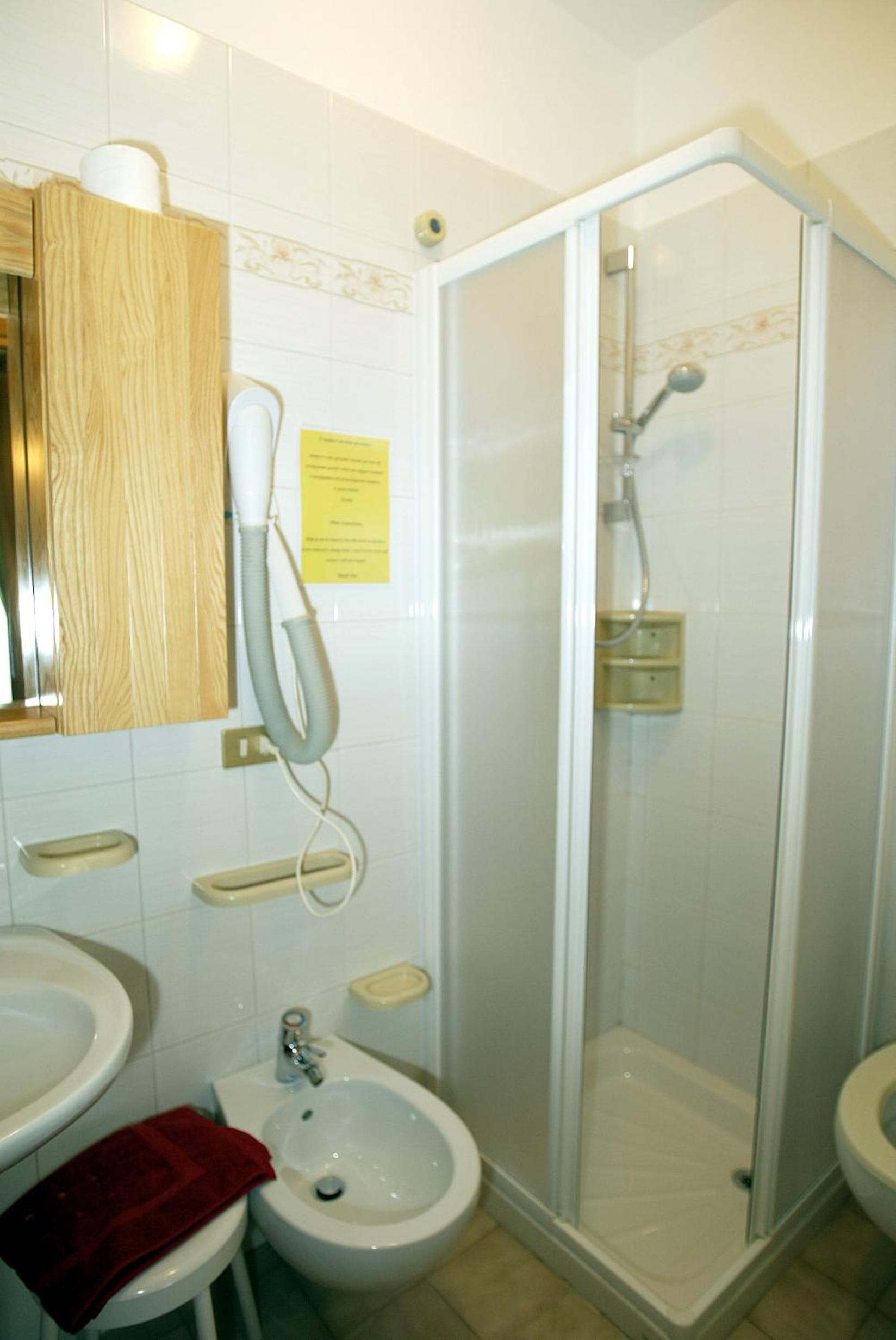 Double Room - Photo 2