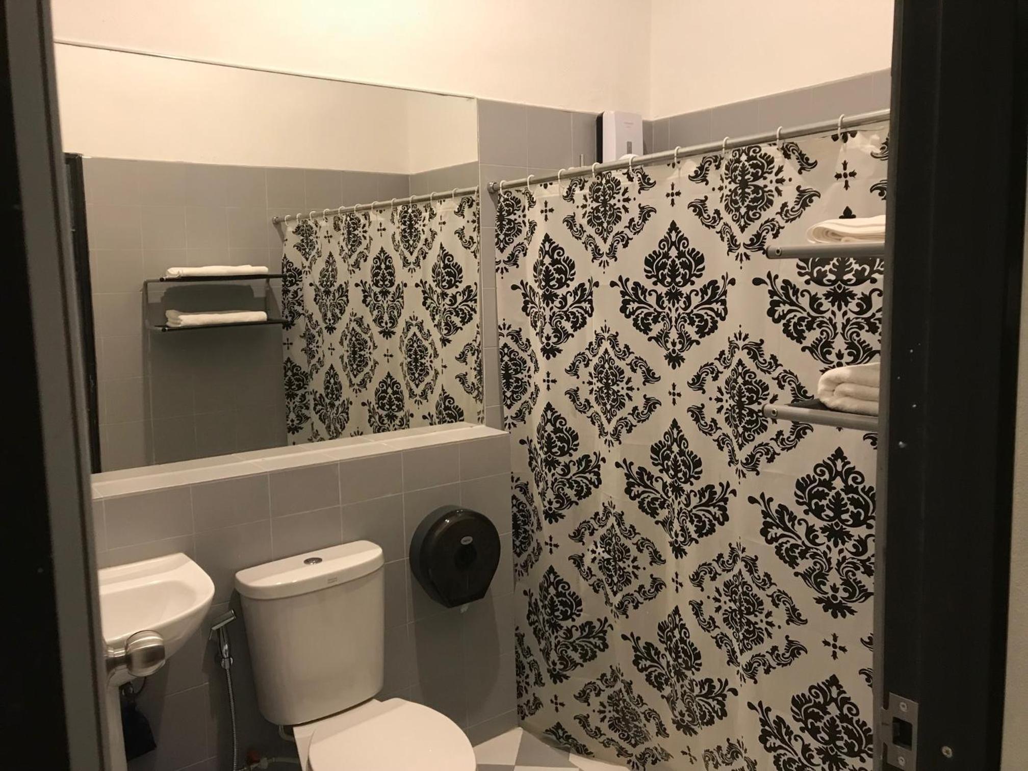 Deluxe Twin Room - Photo 7