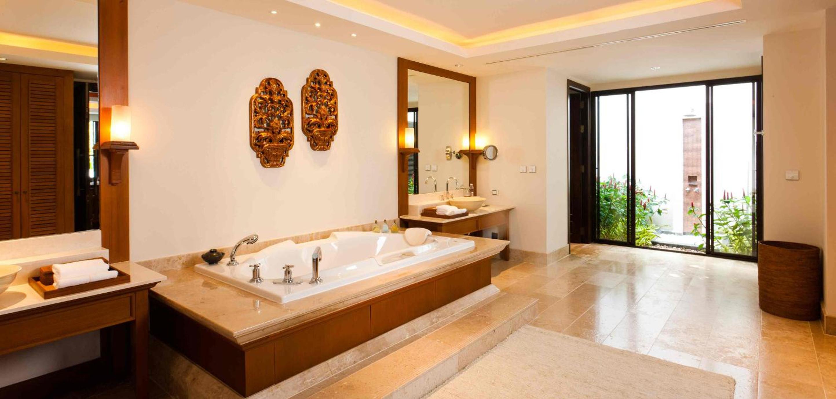 Four-Bedroom Ocean Front Residence  - Photo 18