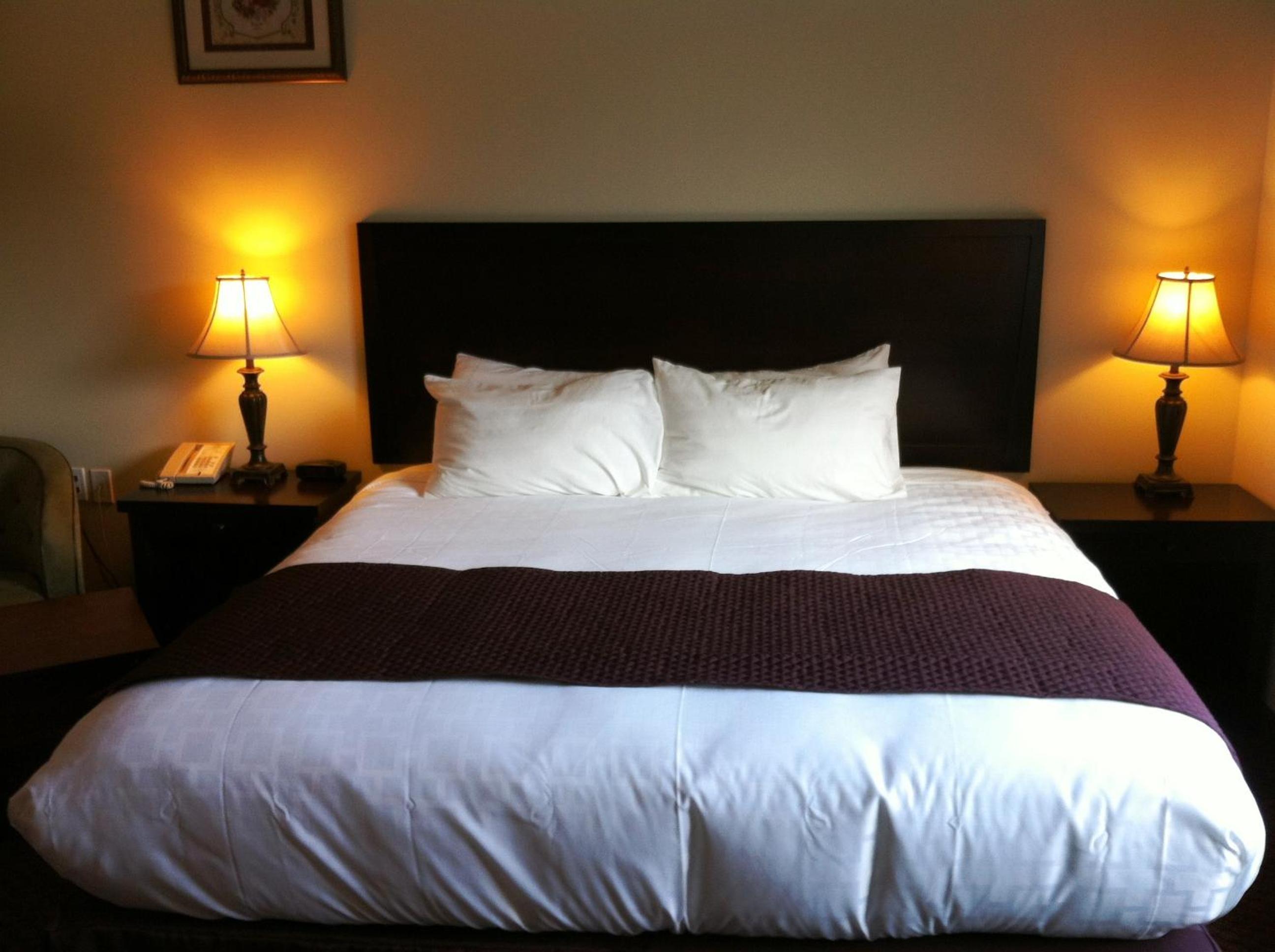 King Room - Non-Smoking - Photo 5