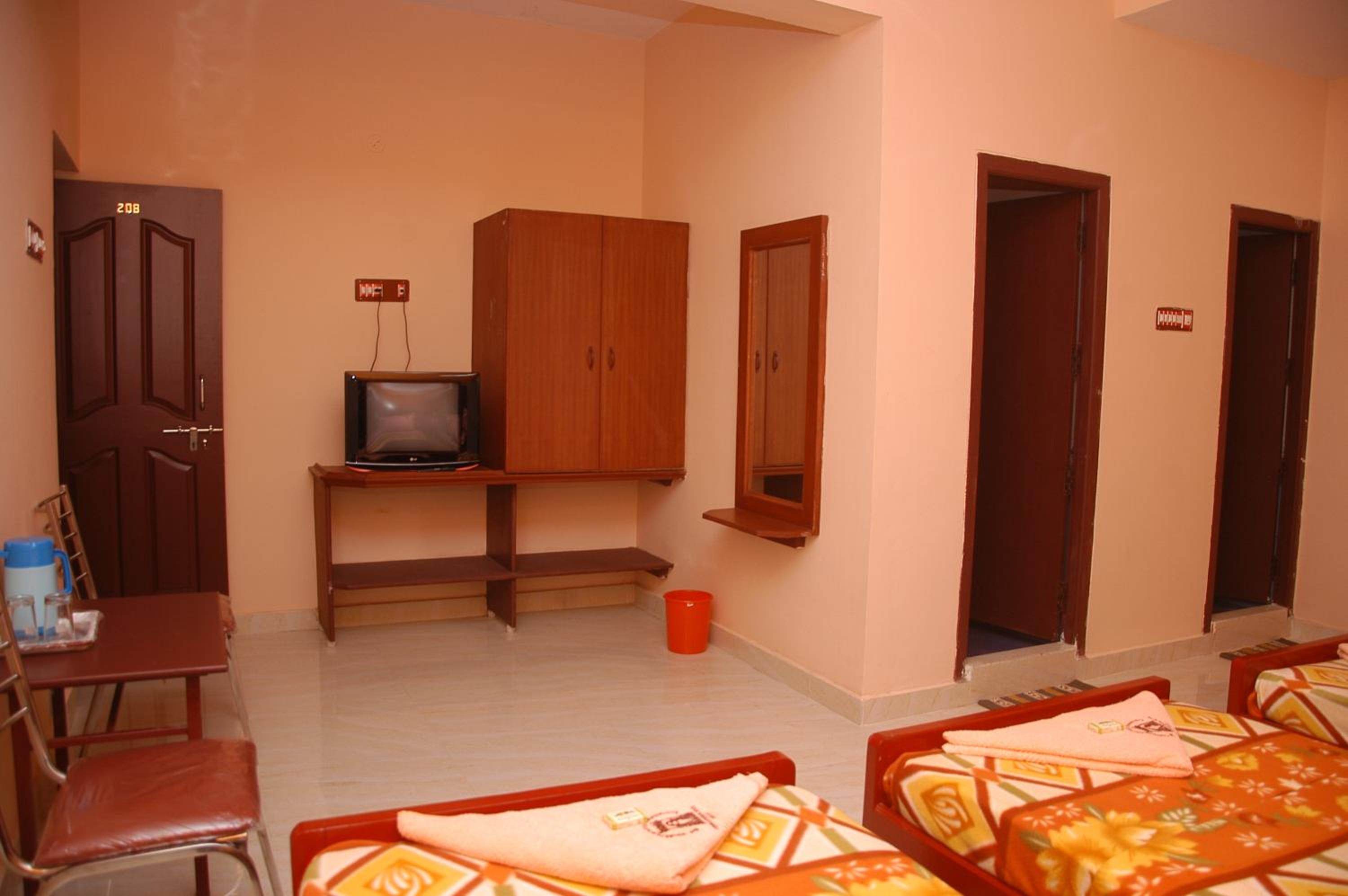 Deluxe Family Room - Photo 1