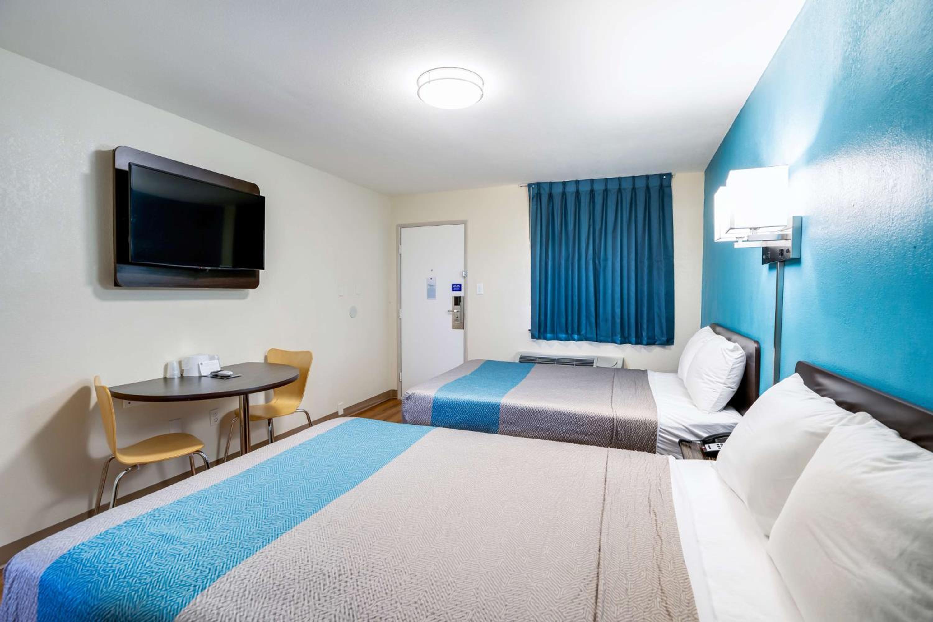 Deluxe Quadruple Room - Non-Smoking photo 2