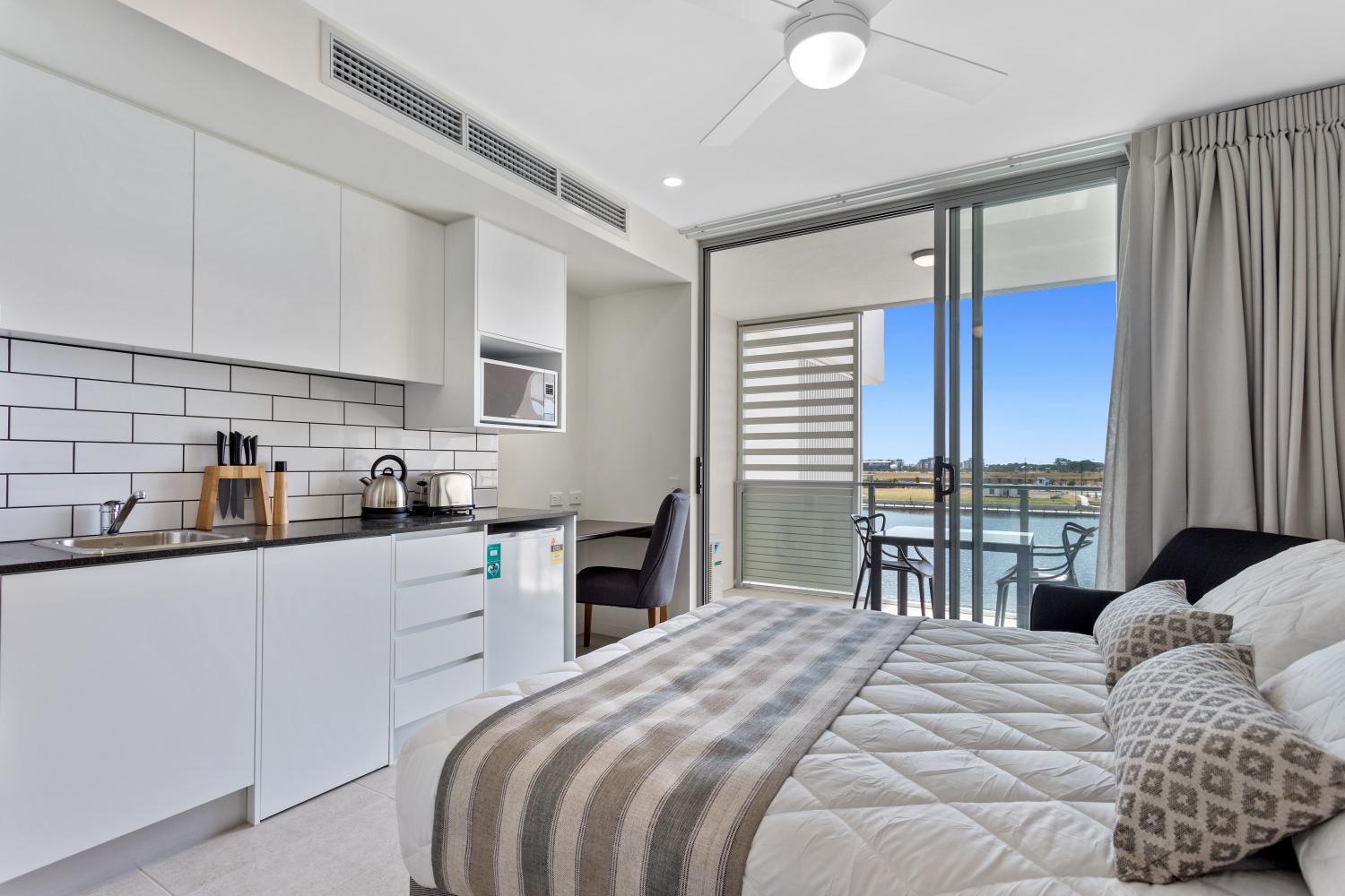North Shore Studio with Balcony photo 1