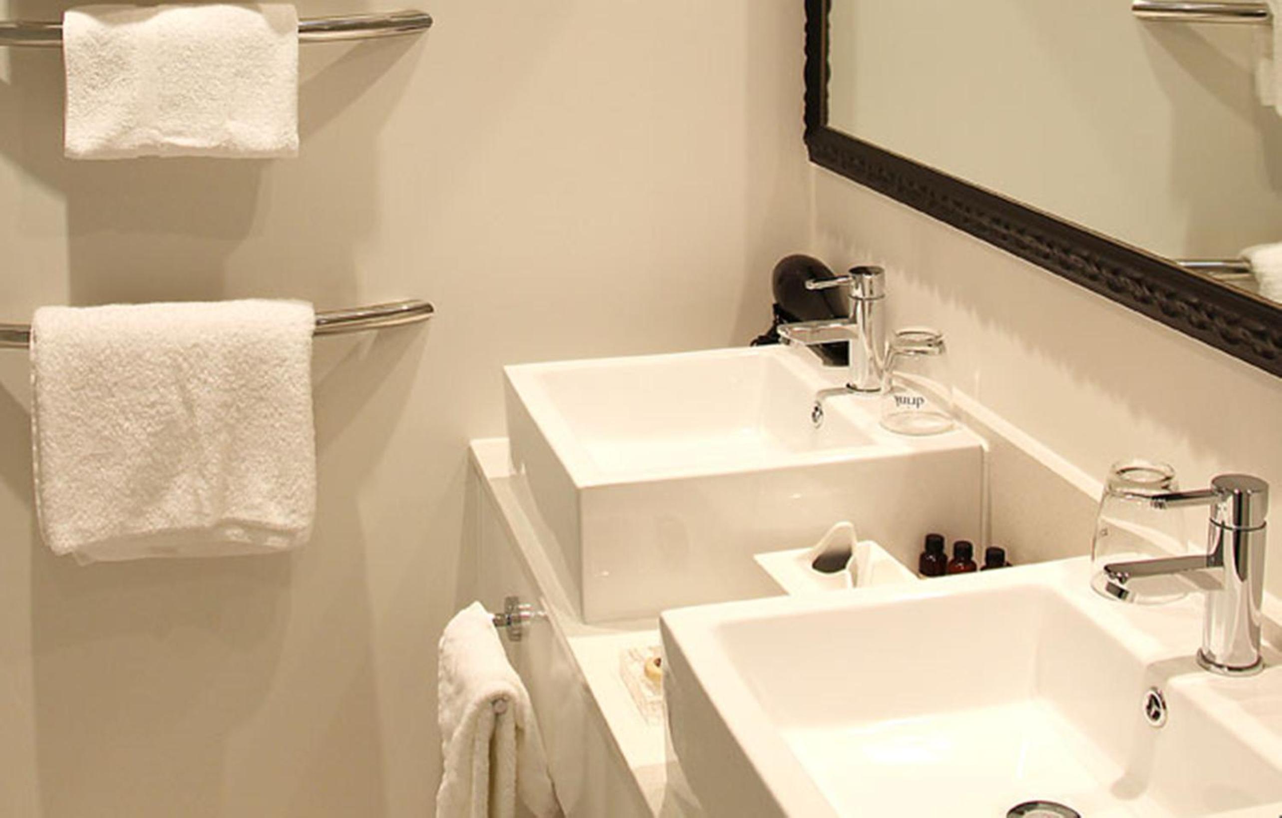 Executive Two-Bedroom Suite - Photo 4