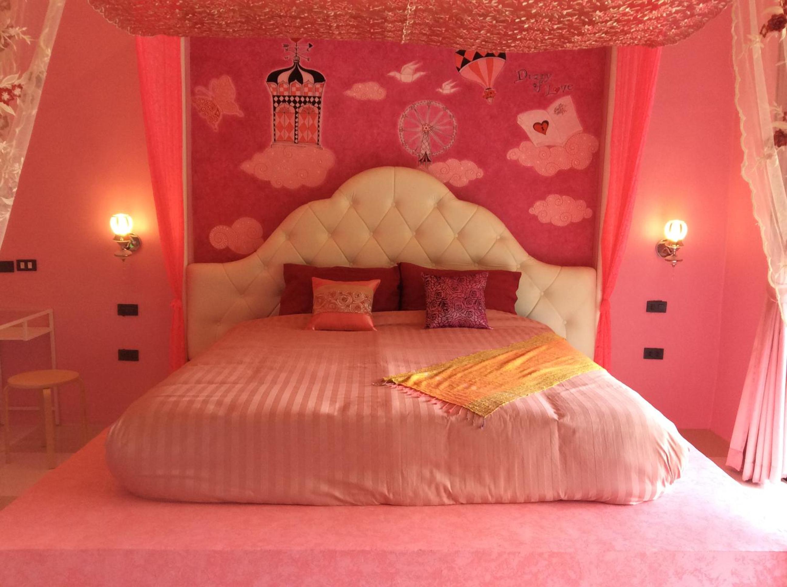 Deluxe Room - Photo 2