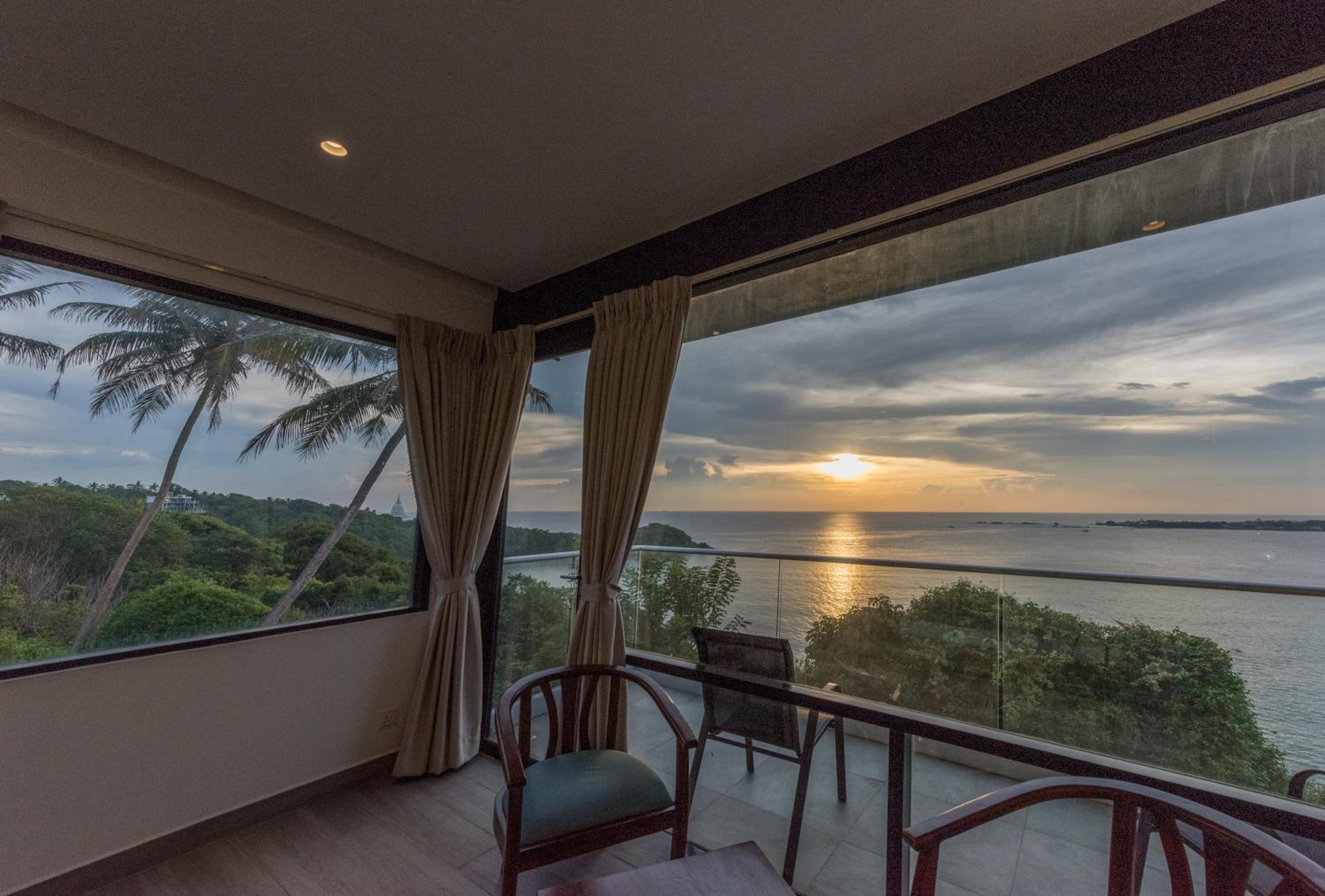 Deluxe Double or Twin Room with Sea View - Photo 5