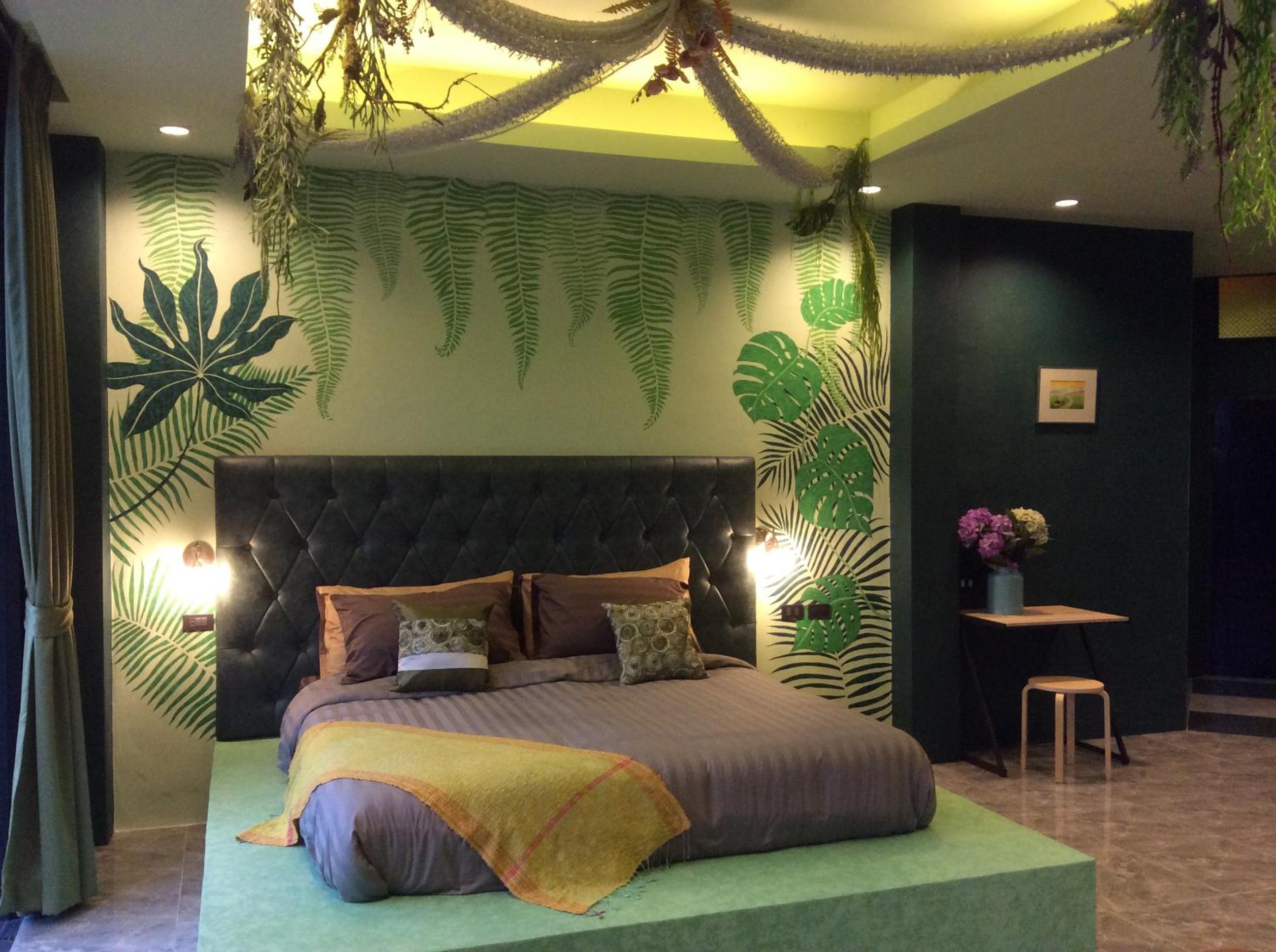 Deluxe Double Room with Balcony - Photo 4