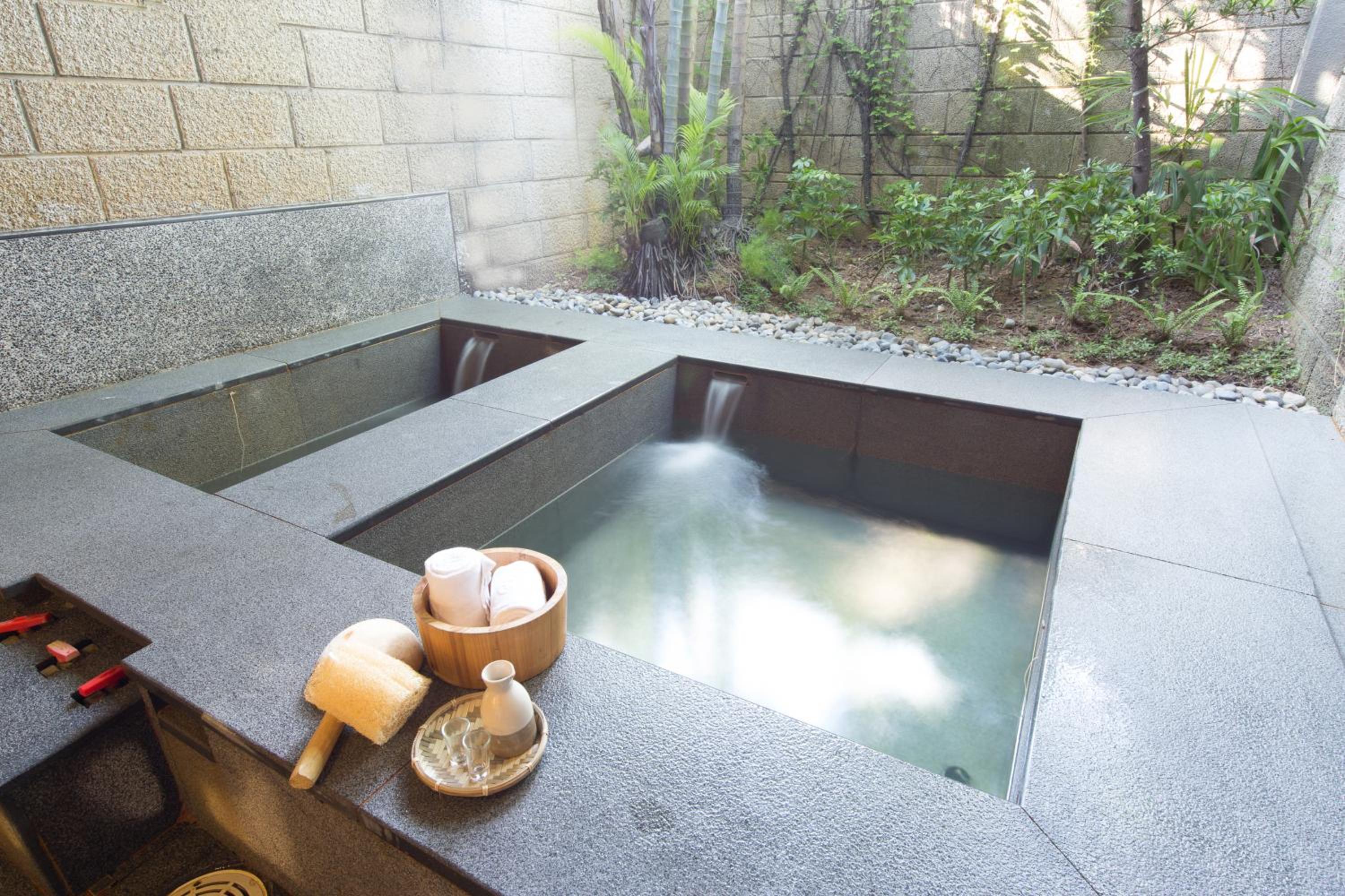 Superior Double Room with Hot Spring (Check-in after 21:00PM)	 photo 3