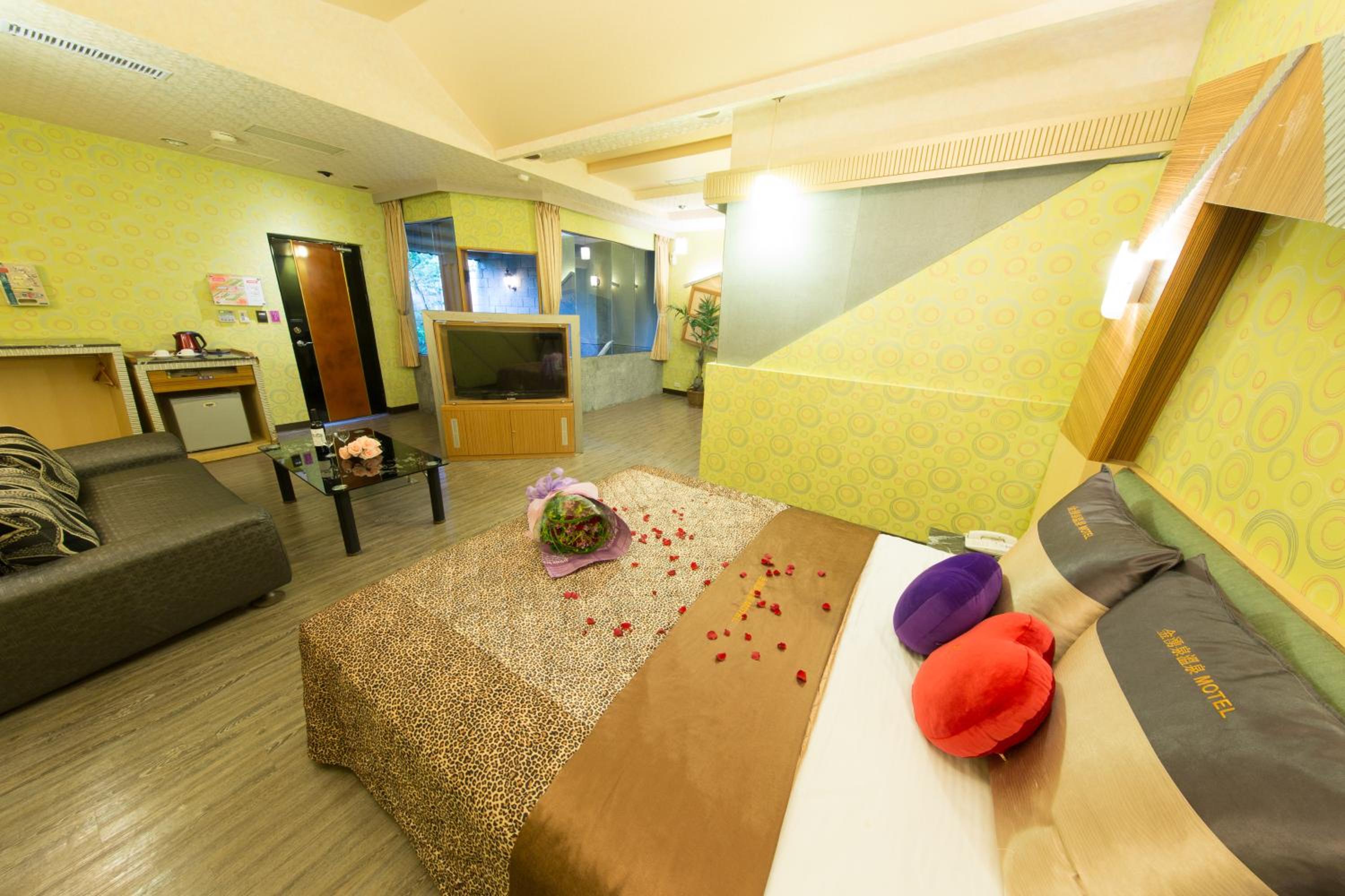 Superior Double Room with Hot Spring (Check-in after 21:00PM)	 photo 2
