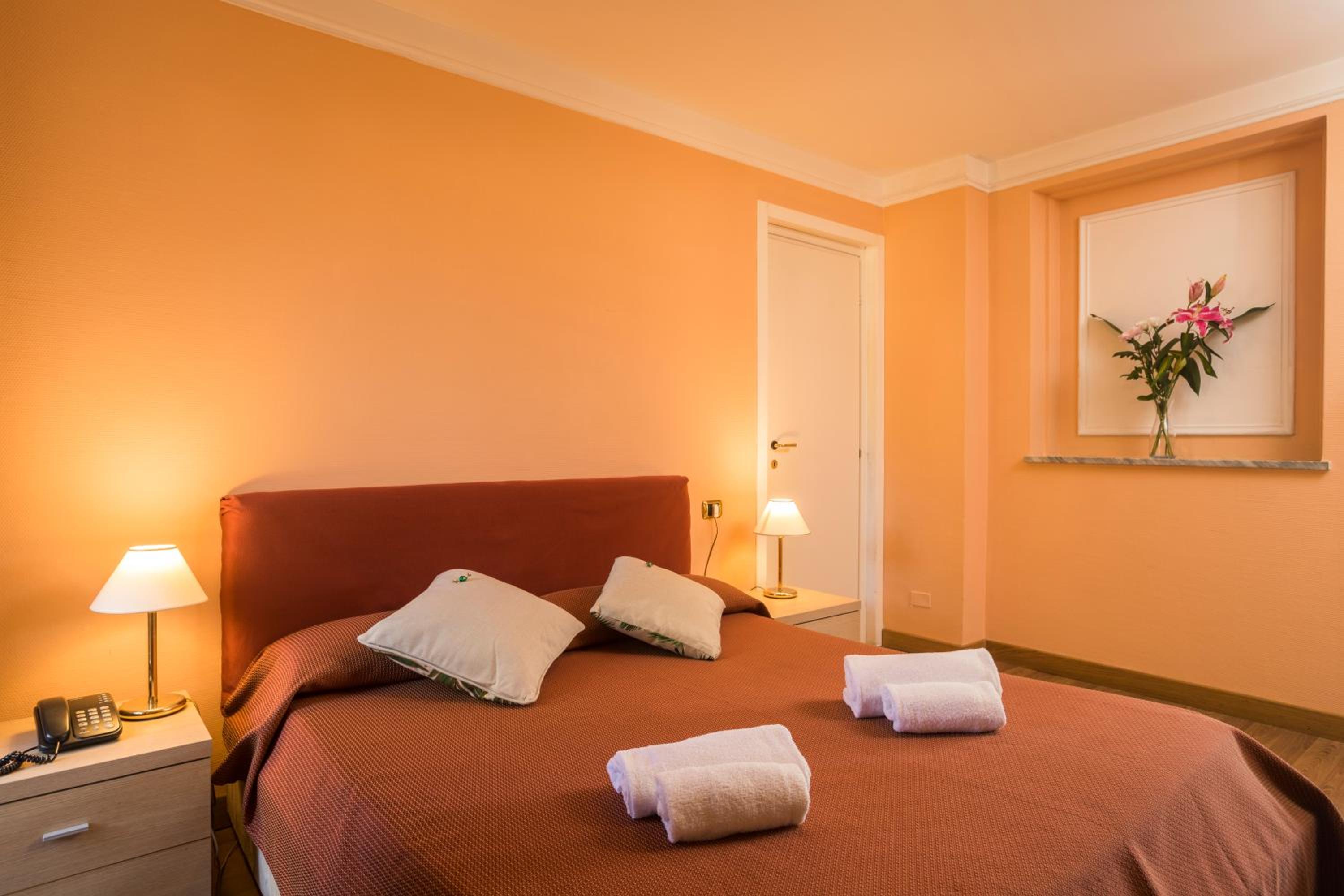 Double or Twin Room photo 3