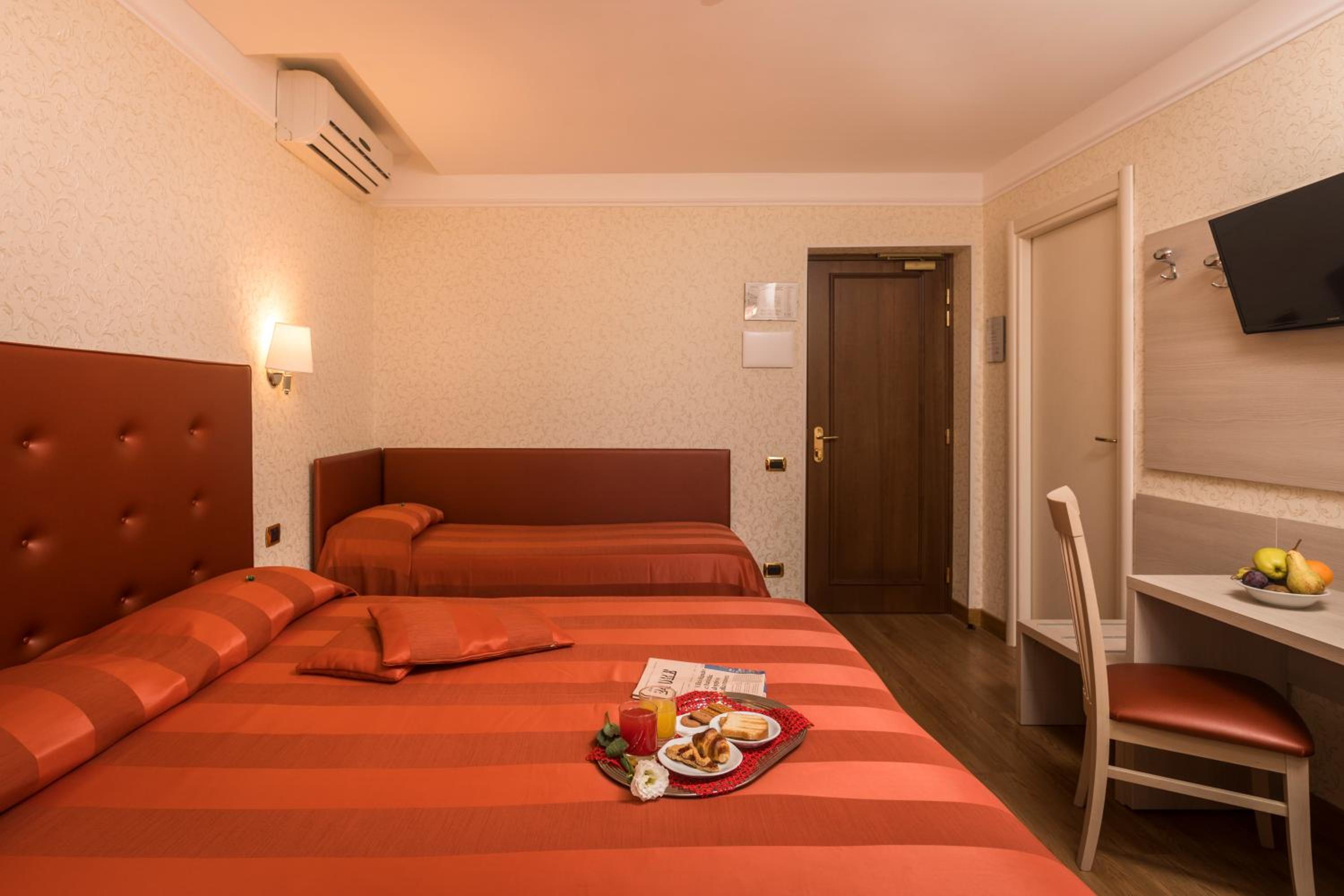 Triple Room photo 1