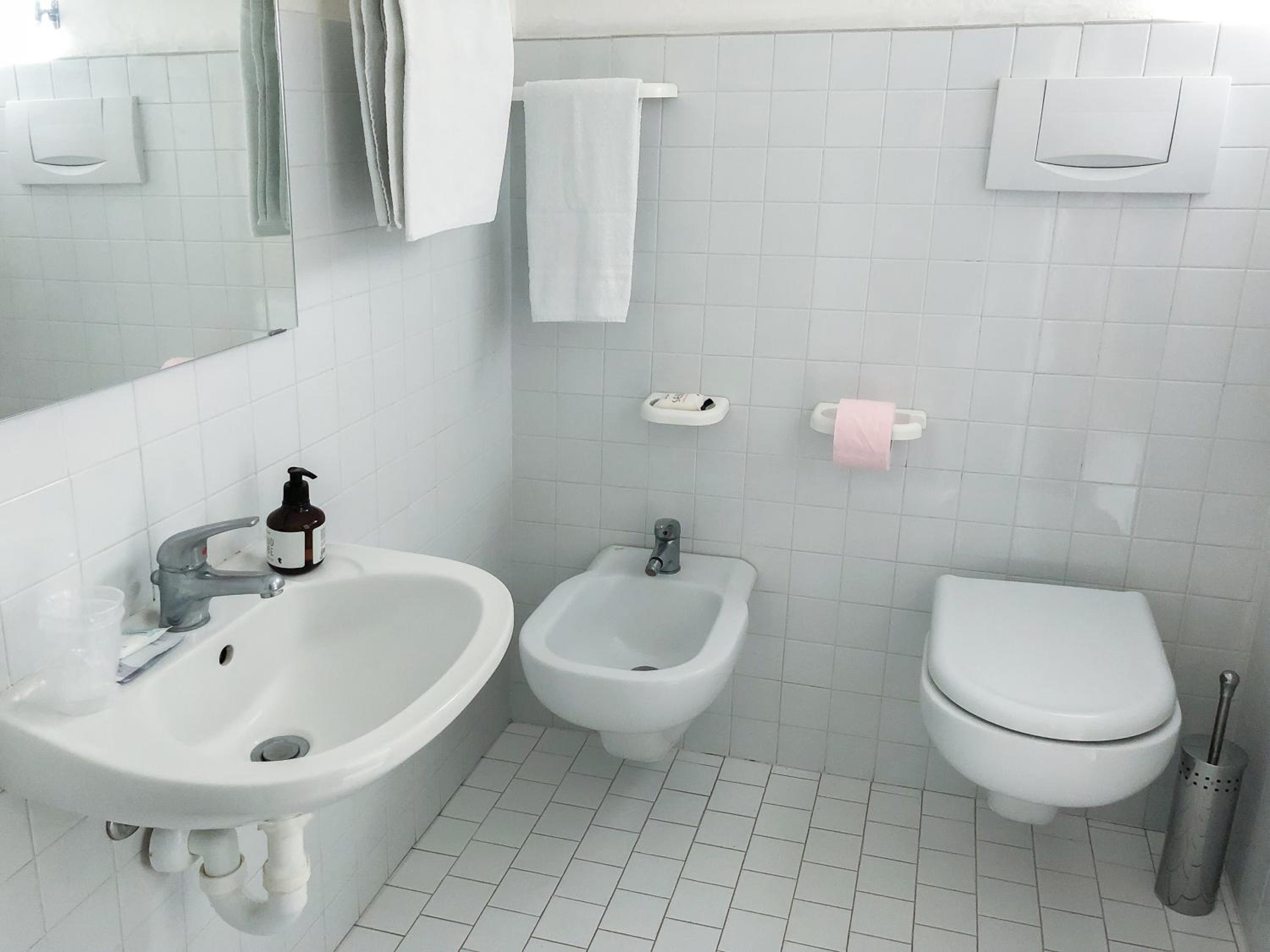 Standard Triple Room - Photo 5