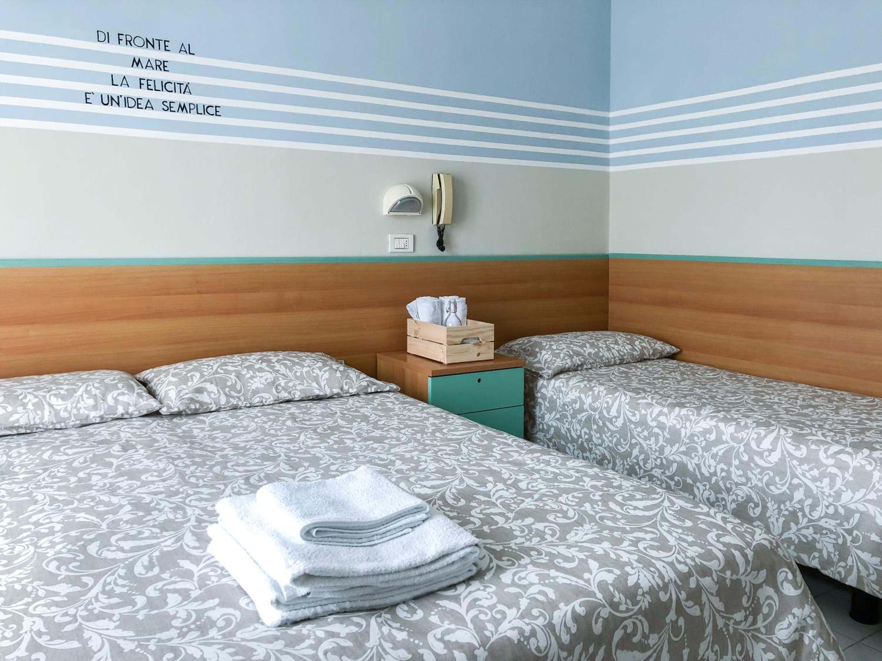 Standard Triple Room - Photo 6