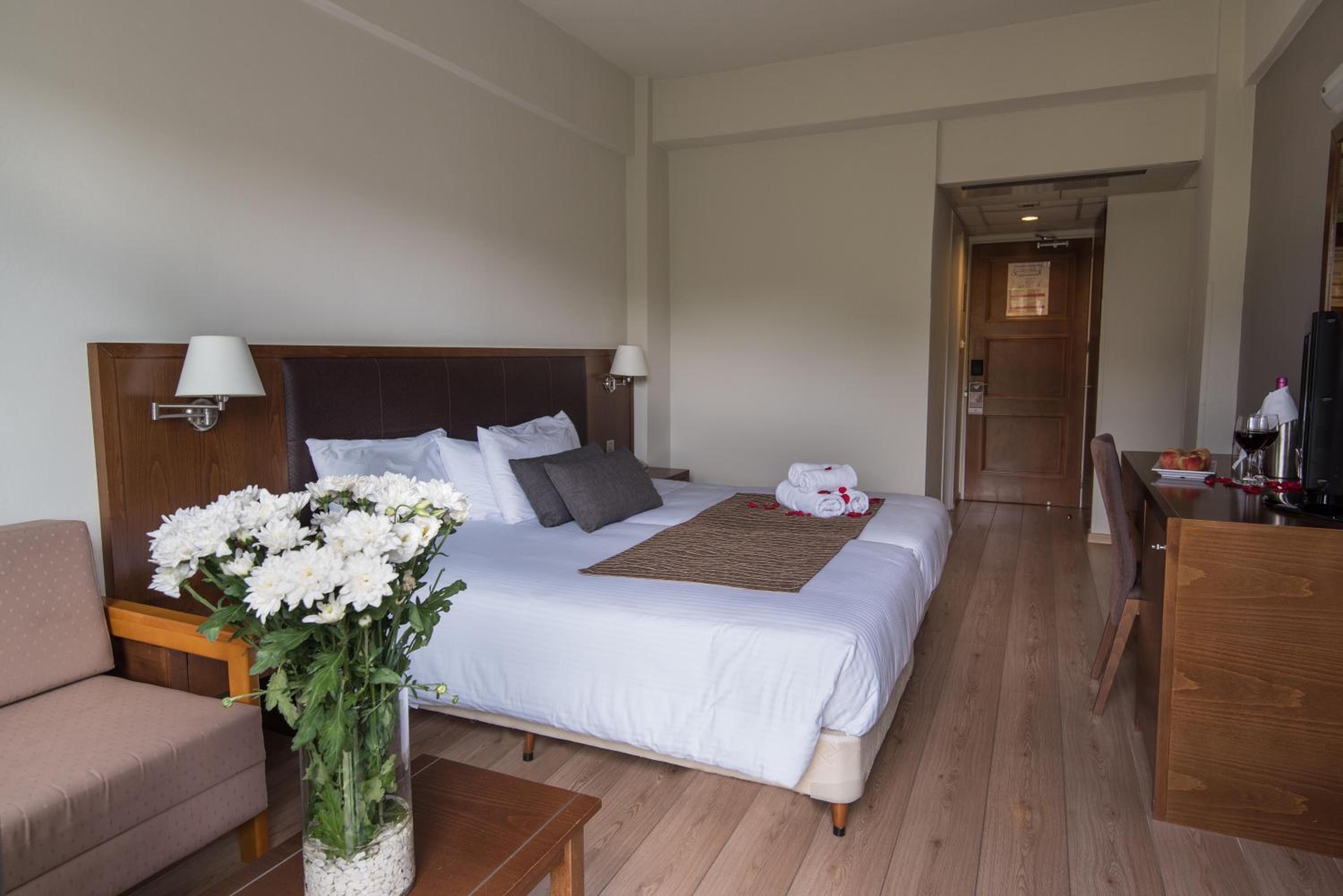 Standard Double or Twin Room photo 2