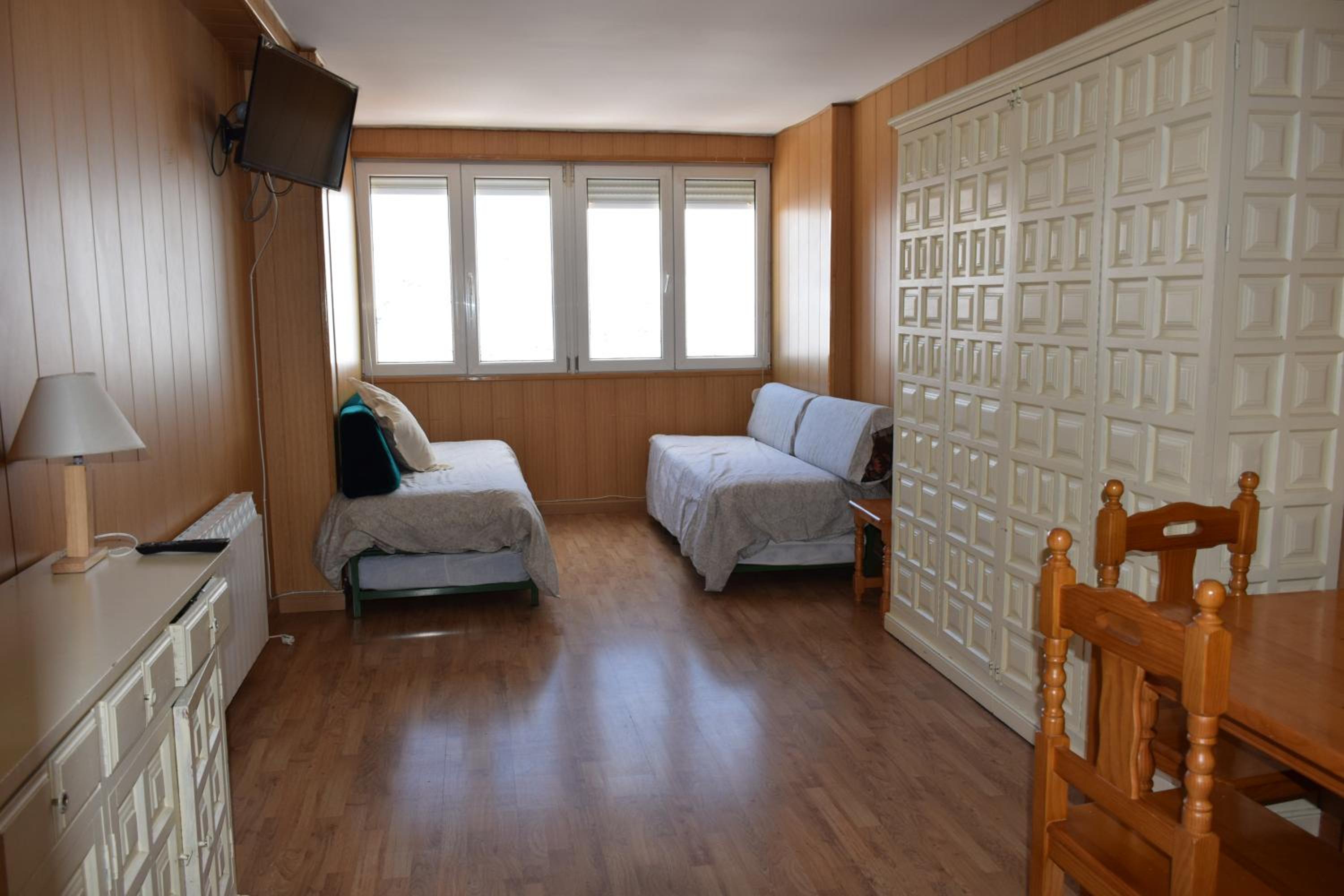 Family Studio - Photo 17