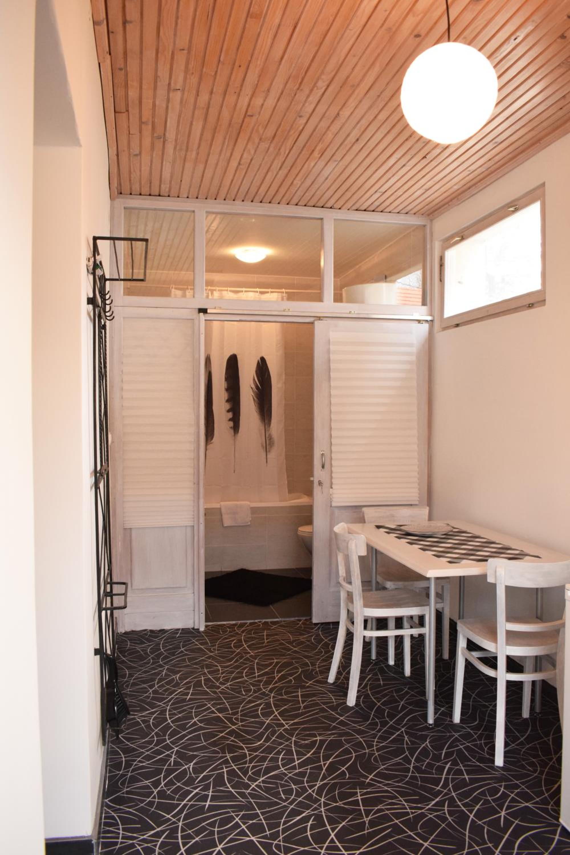 Apartment - Photo 14