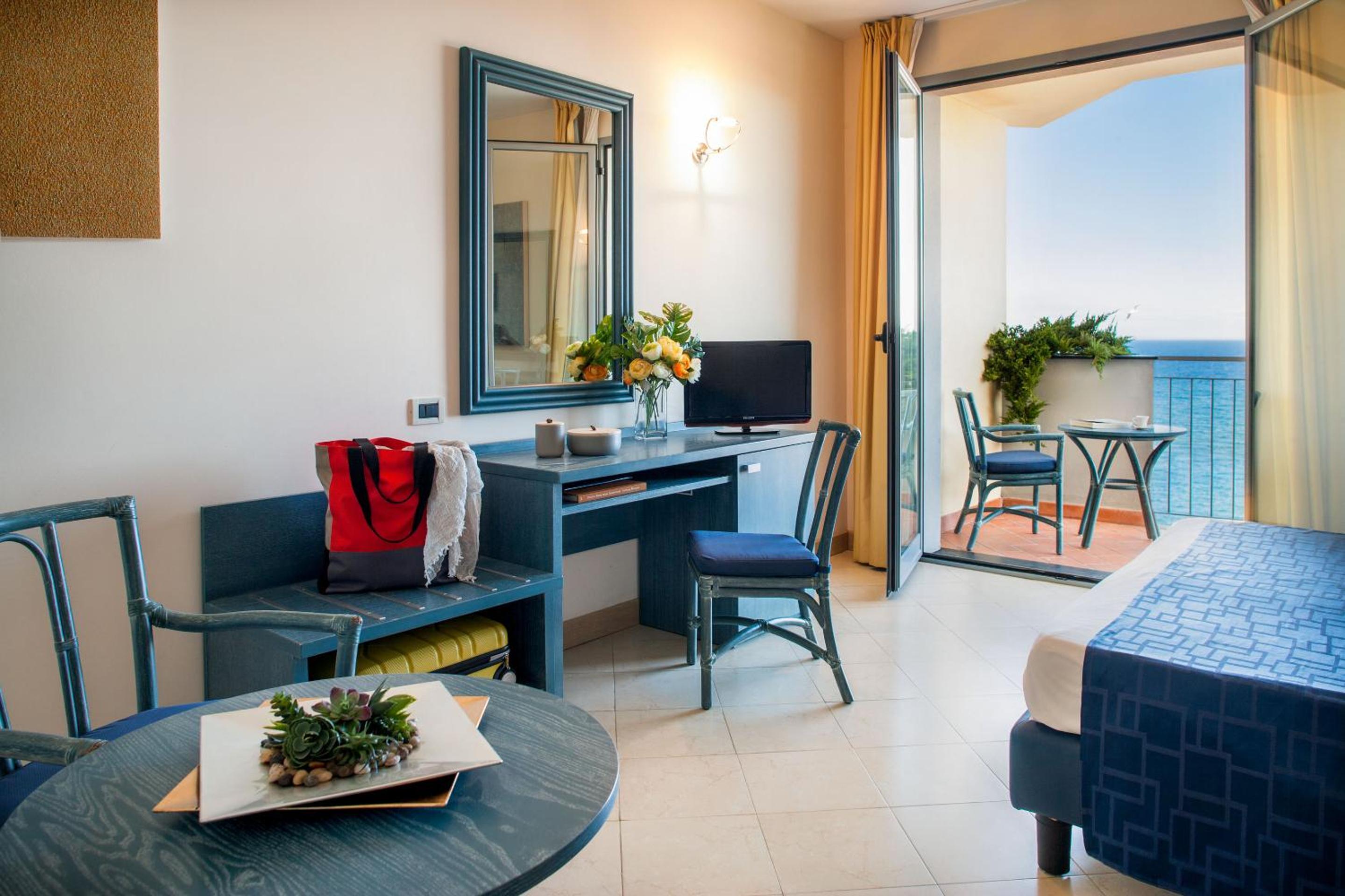 Superior Double or Twin Room with Sea View - Photo 5
