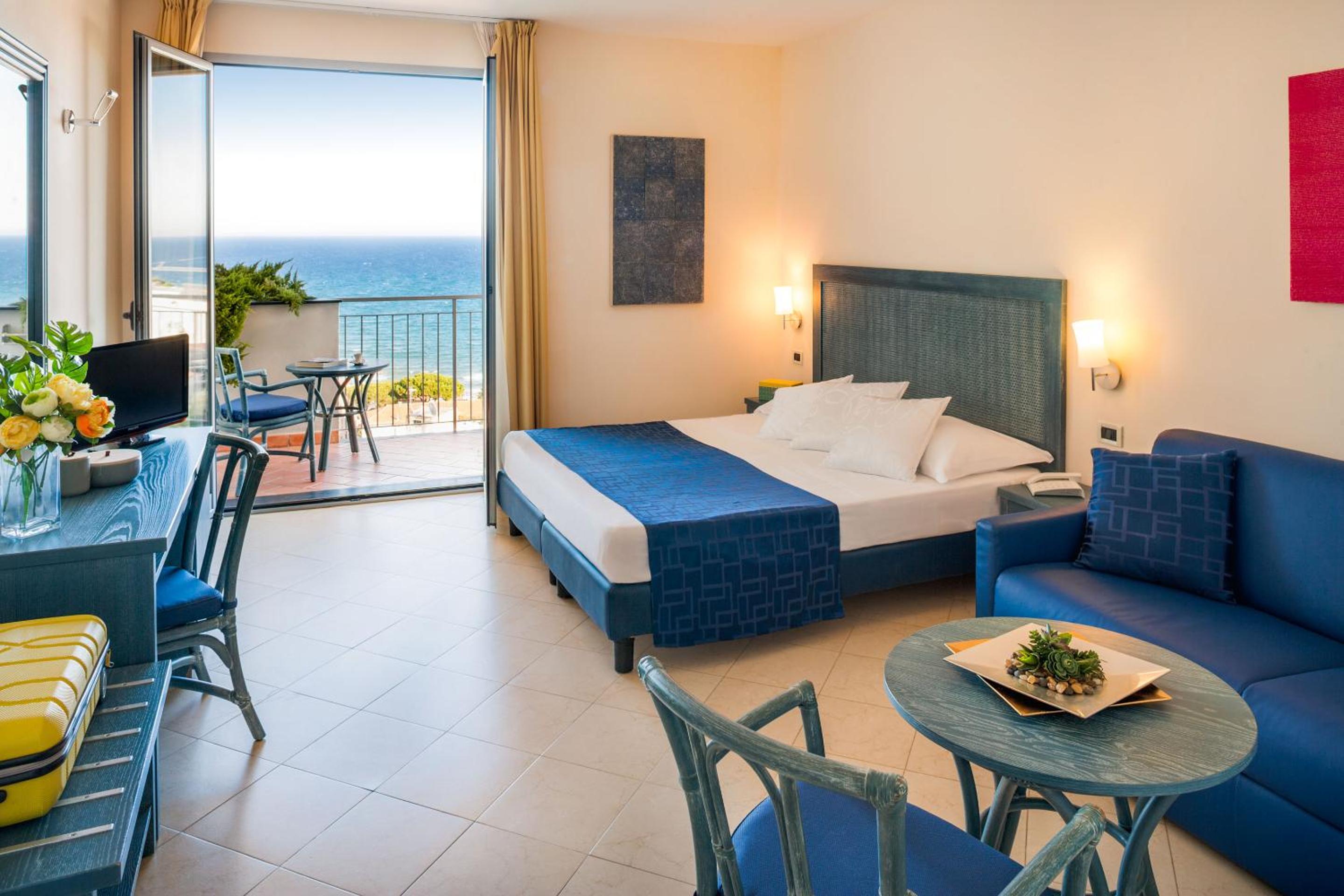 Superior Double or Twin Room with Sea View - Photo 7