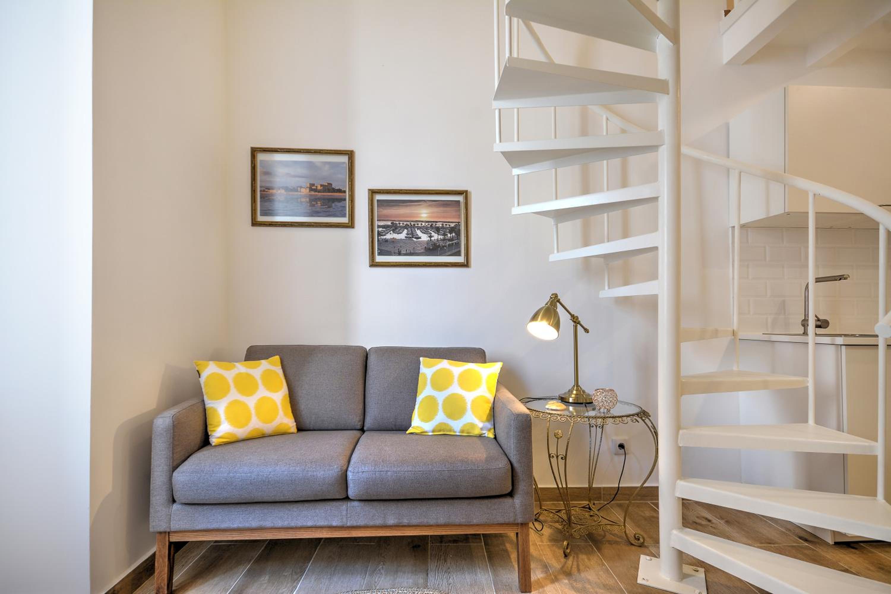 Studio Apartment photo 3
