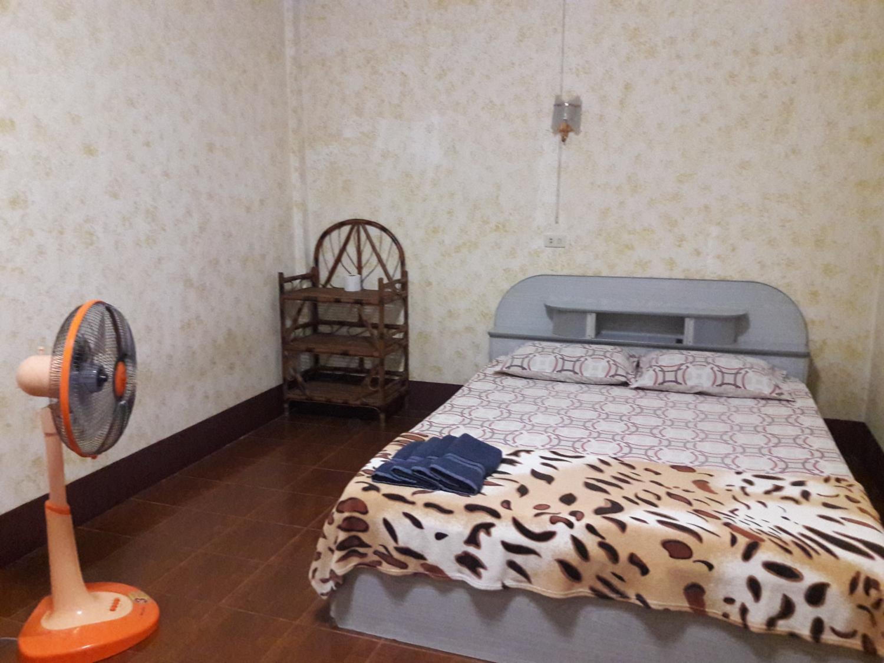 Double Room with Fan and Shared Bathroom photo 1