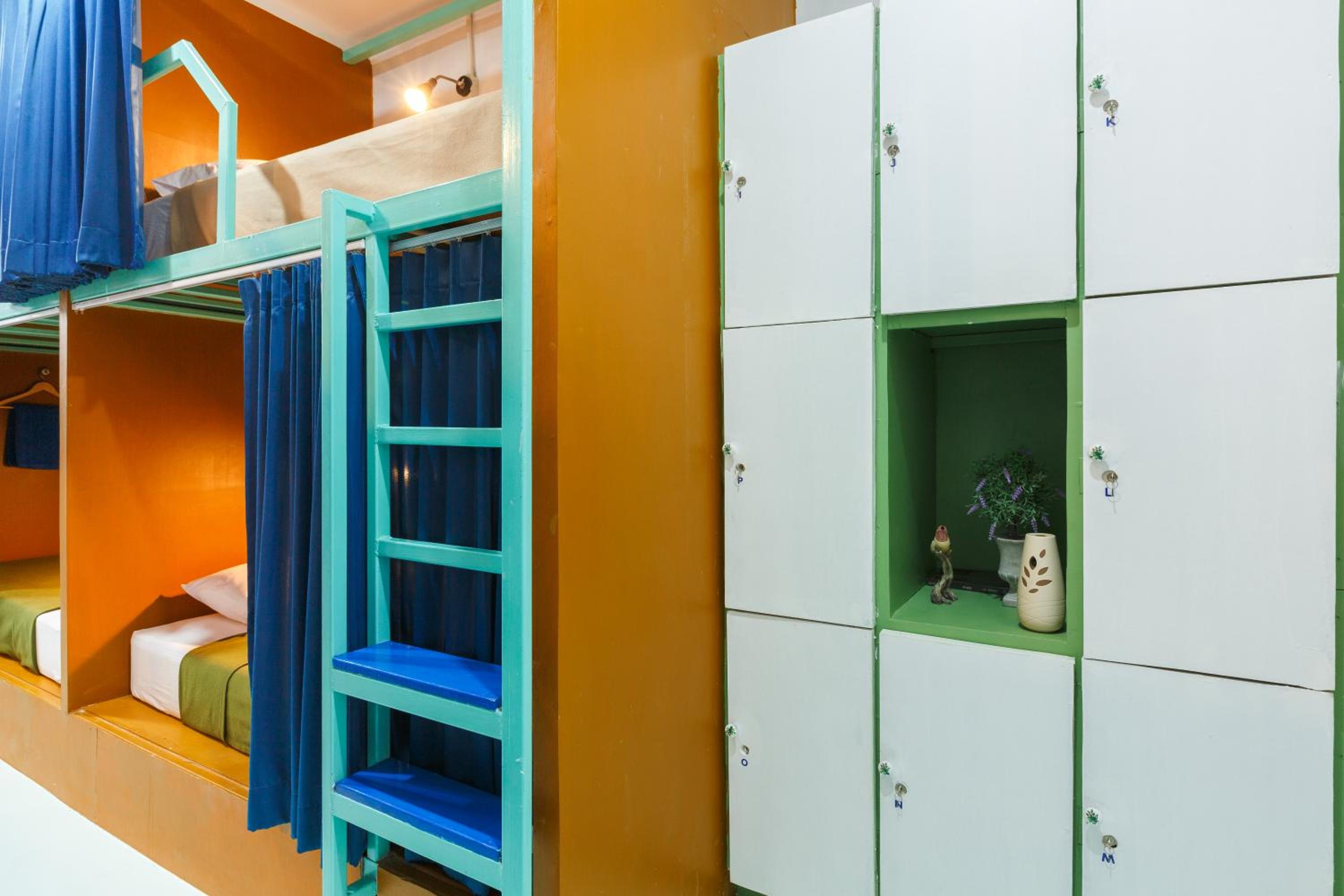 Bunk Bed in Female Dormitory Room   photo 3