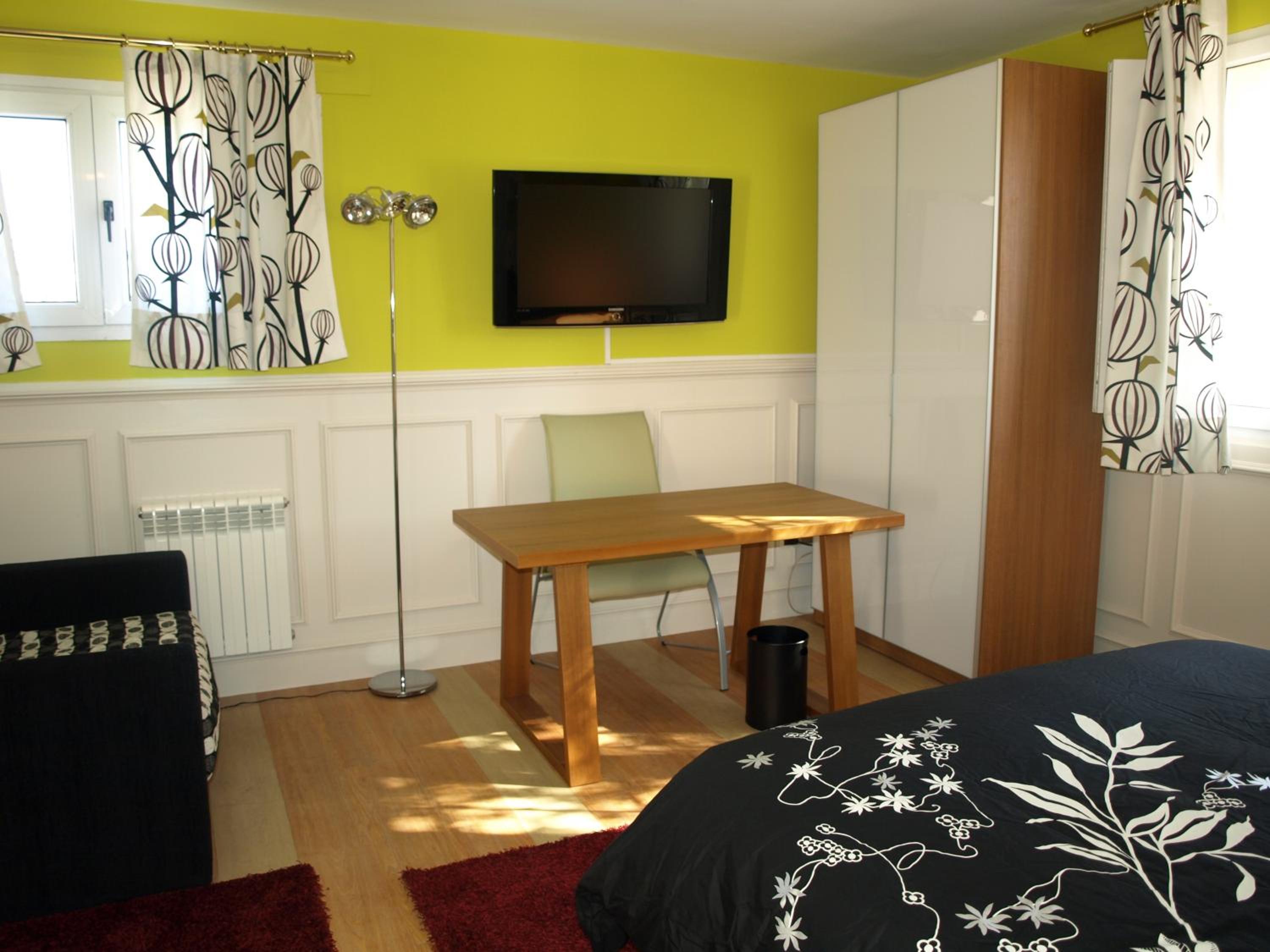Triple Room with Garden View - Photo 5