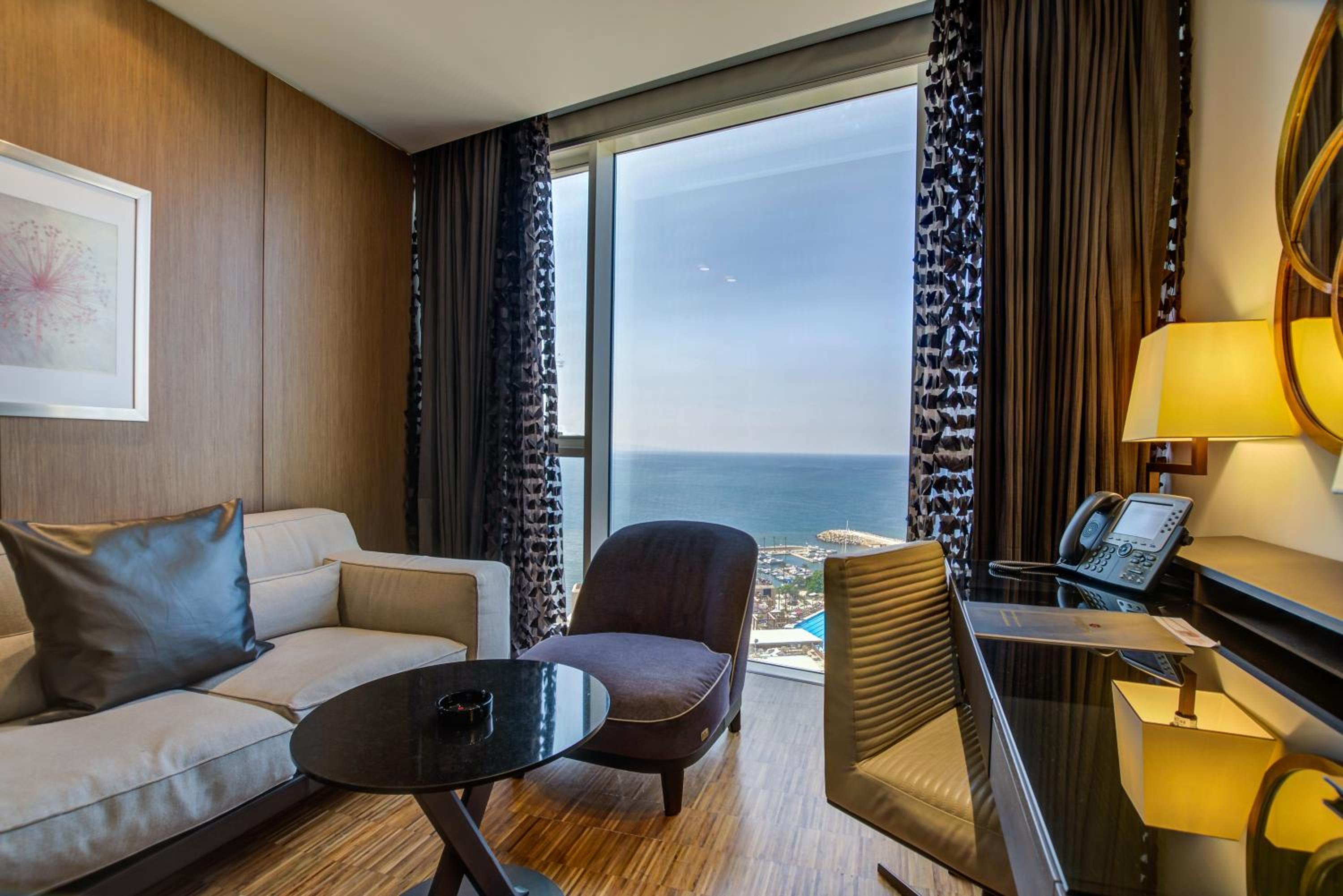 Executive Plaza Sea View Suite photo 1