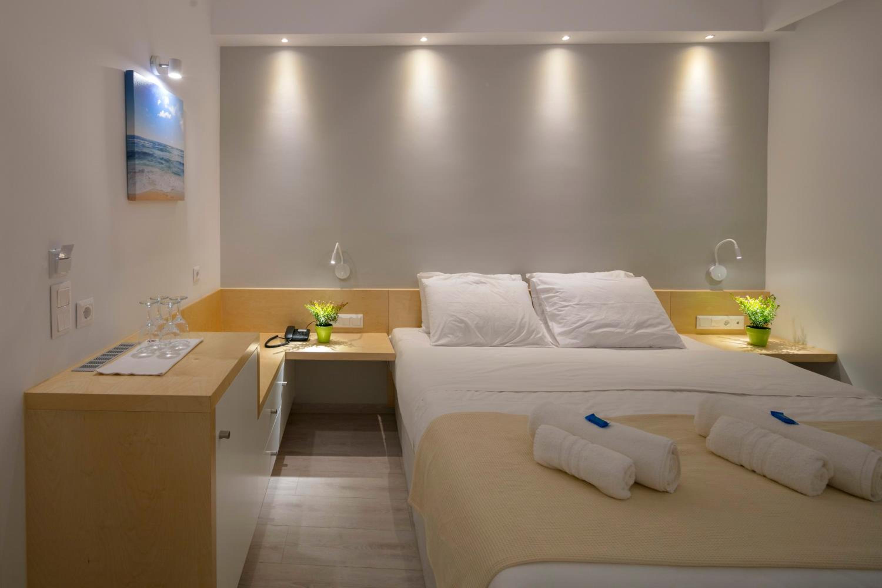 Double Room with Balcony - Photo 1